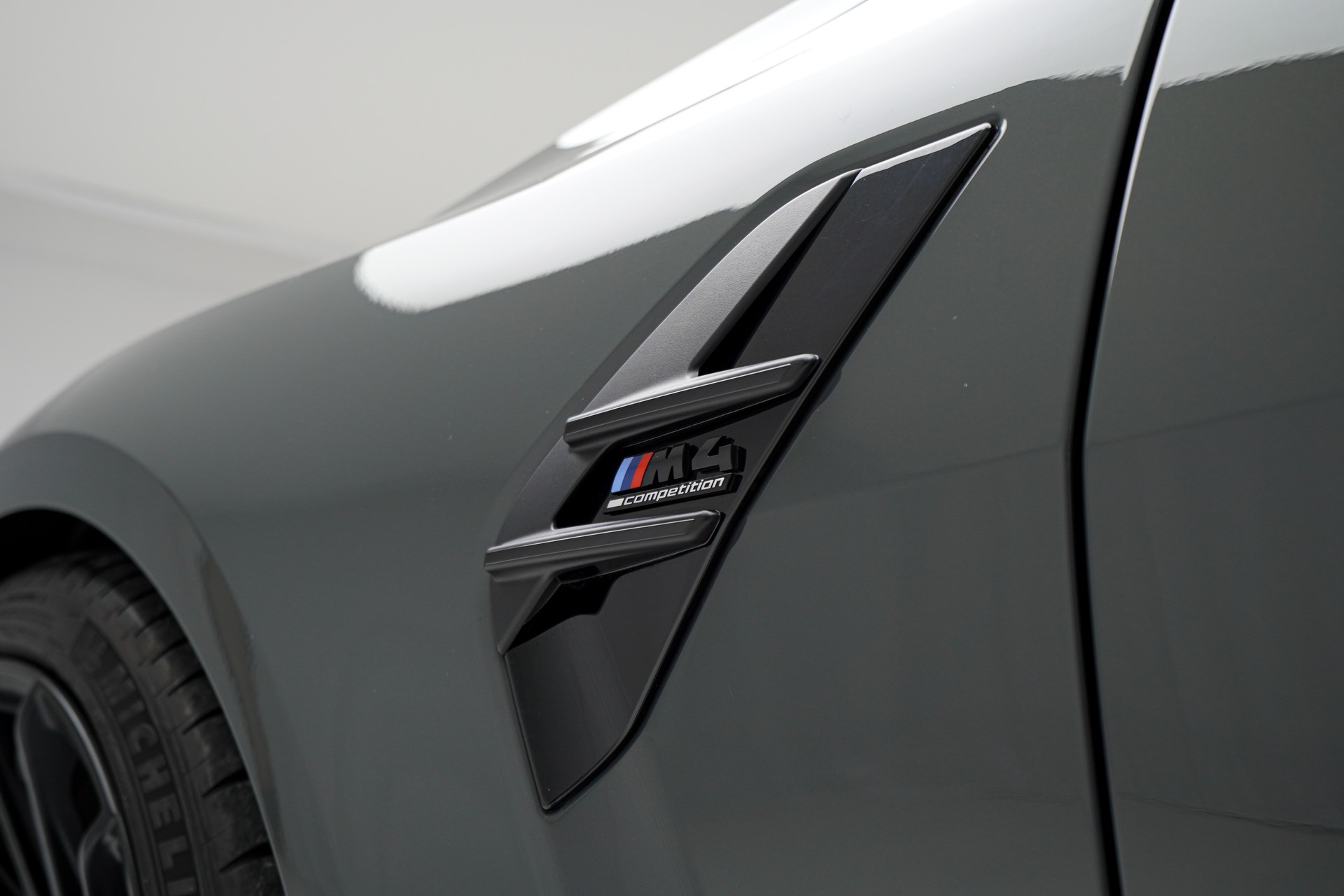 BMW M4 Cabrio Competition M xDrive / HR/ Distanzscheiben /-image-25