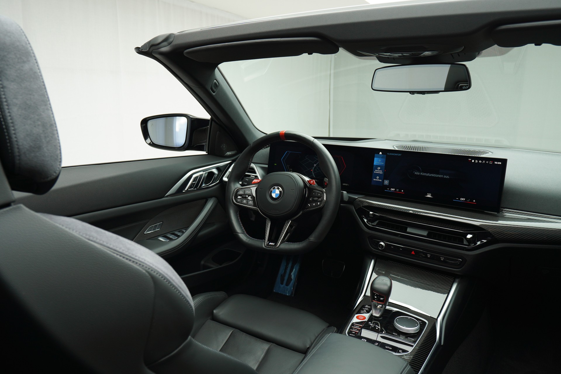 BMW M4 Cabrio Competition M xDrive / HR/ Distanzscheiben /-image-16