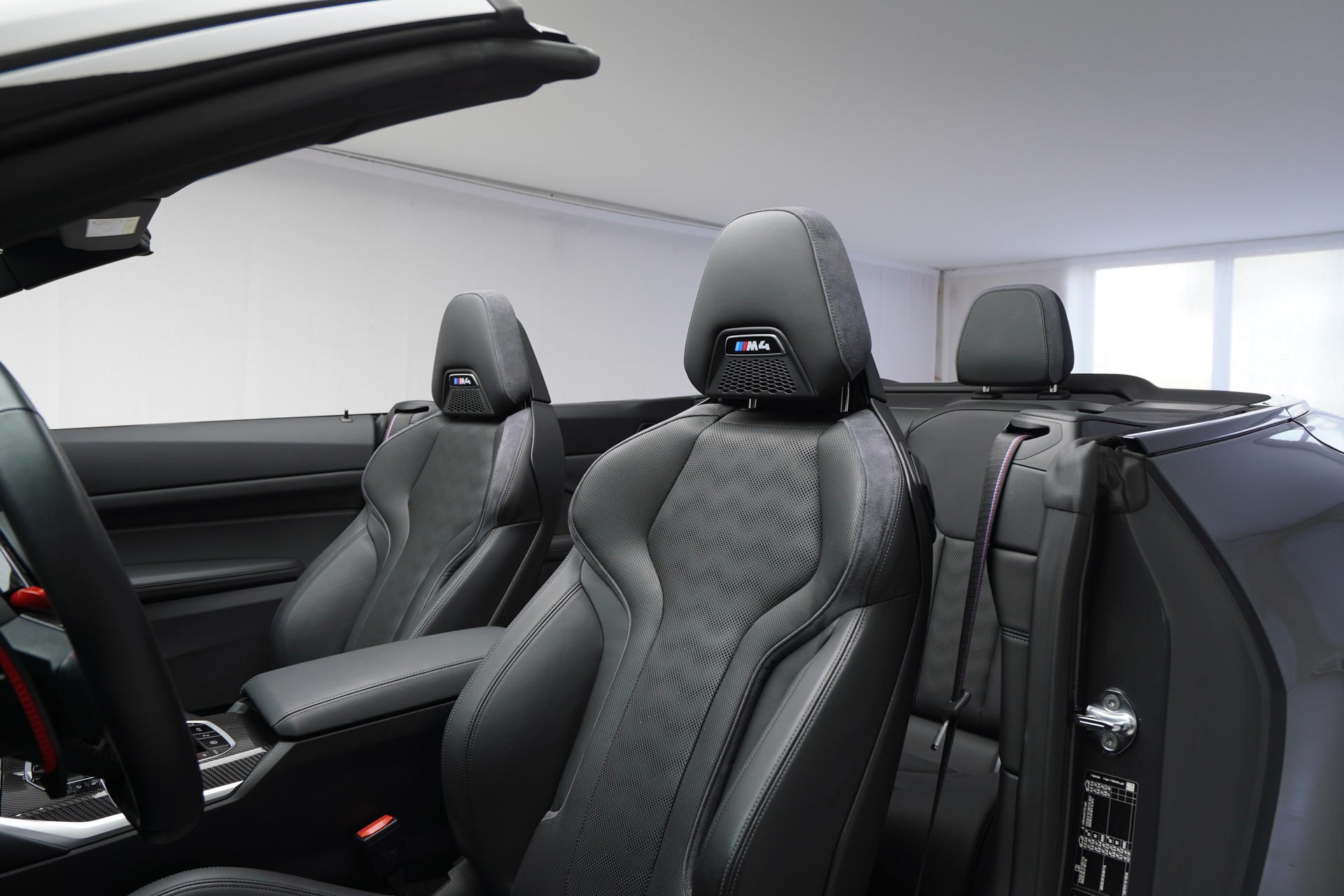 BMW M4 Cabrio Competition M xDrive / HR/ Distanzscheiben /-image-15