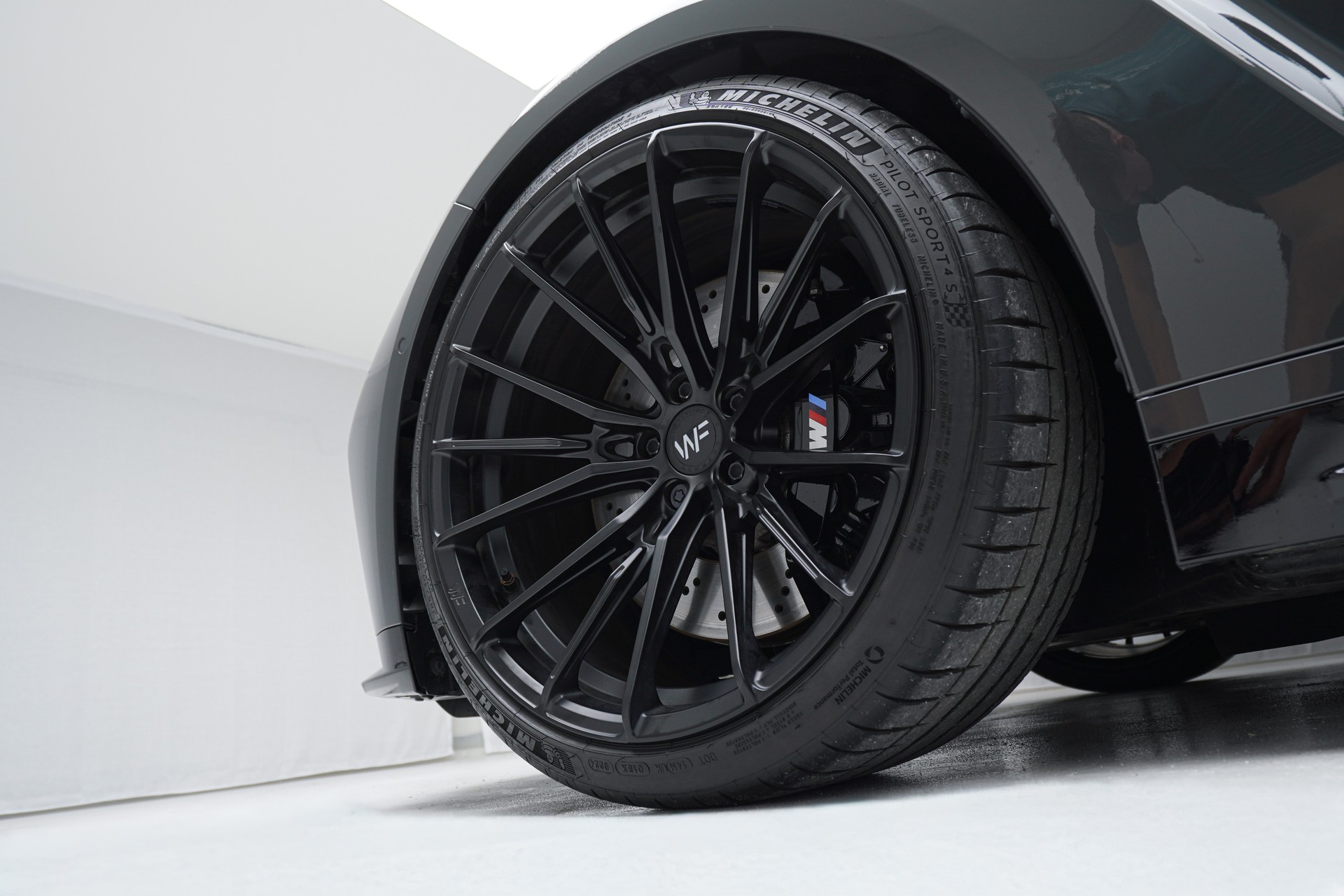 BMW M4 Cabrio Competition M xDrive / HR/ Distanzscheiben /-image-27