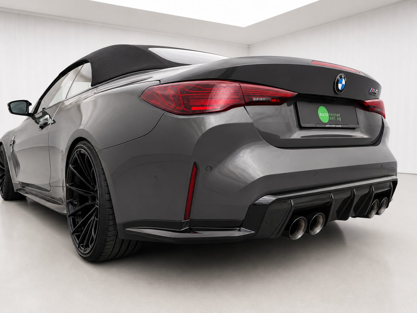 BMW M4 Cabrio Competition M xDrive / HR/ Distanzscheiben /-image-4