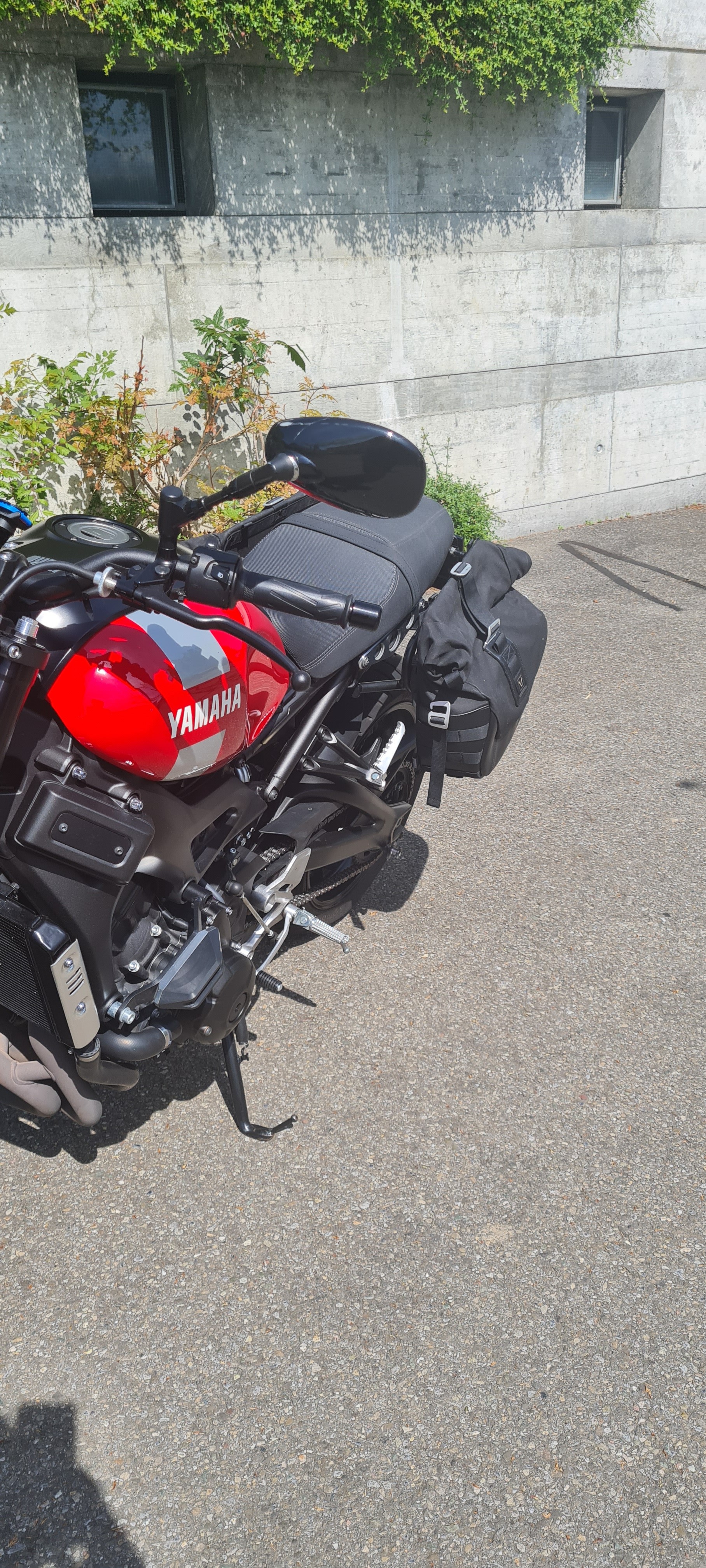 YAMAHA XSR 900-image-7