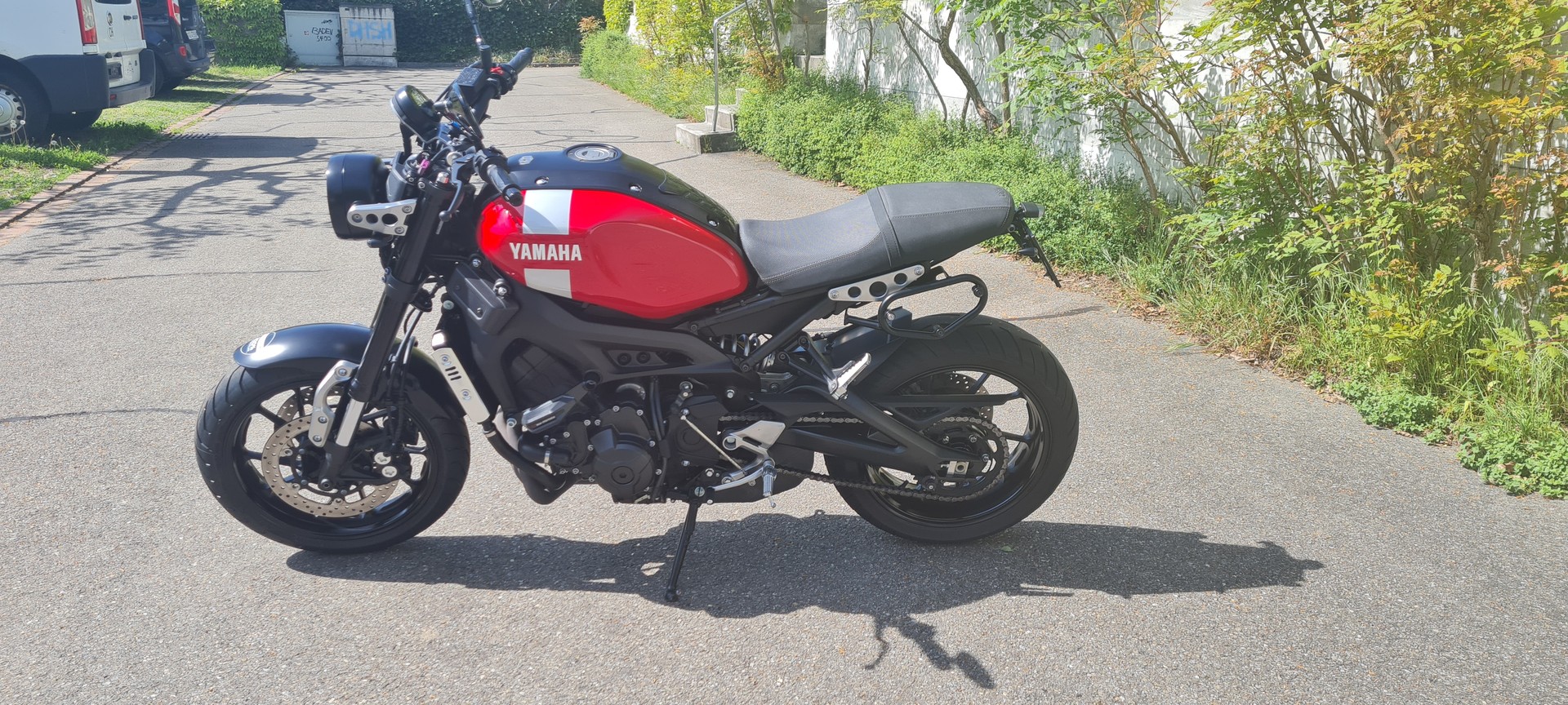 YAMAHA XSR 900-image-0
