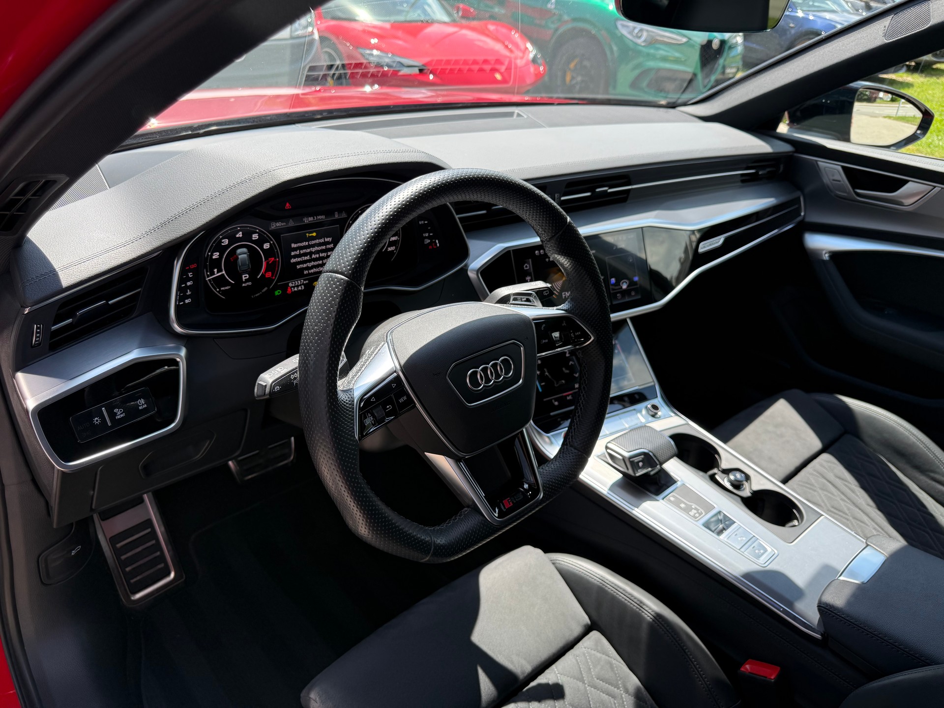 AUDI RS6 Avant 4.0 TFSI V8 quattro-image-13