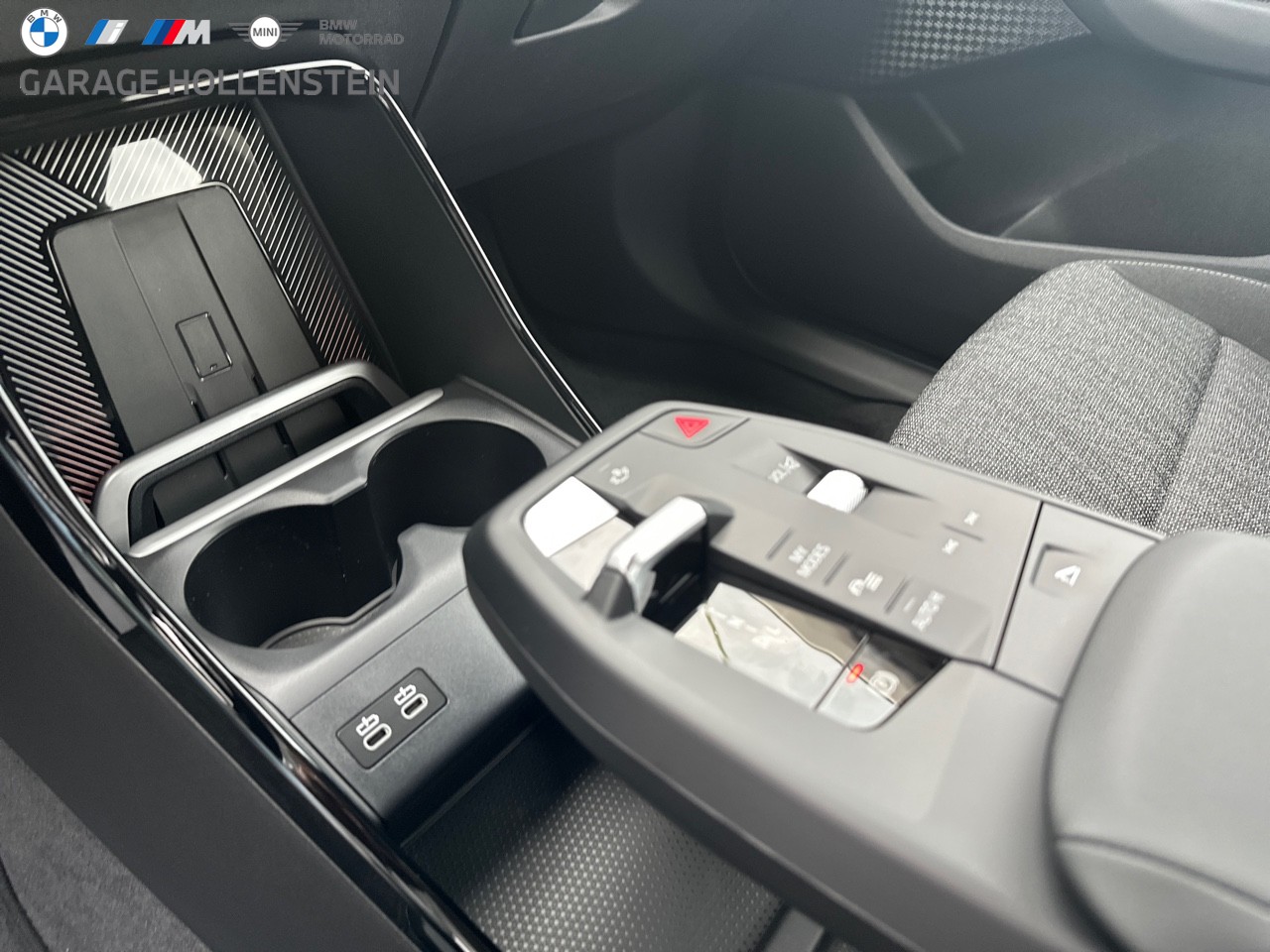 BMW 220i Active Tourer-image-18