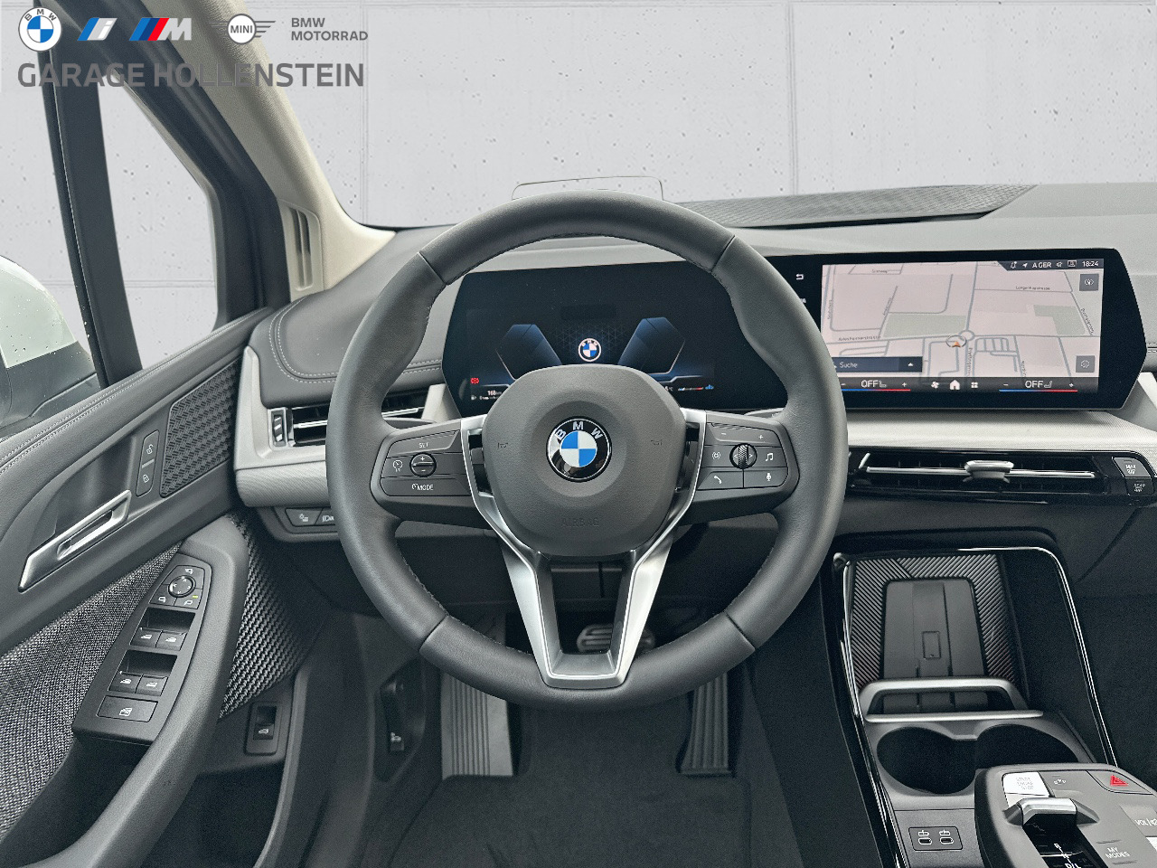 BMW 220i Active Tourer-image-11