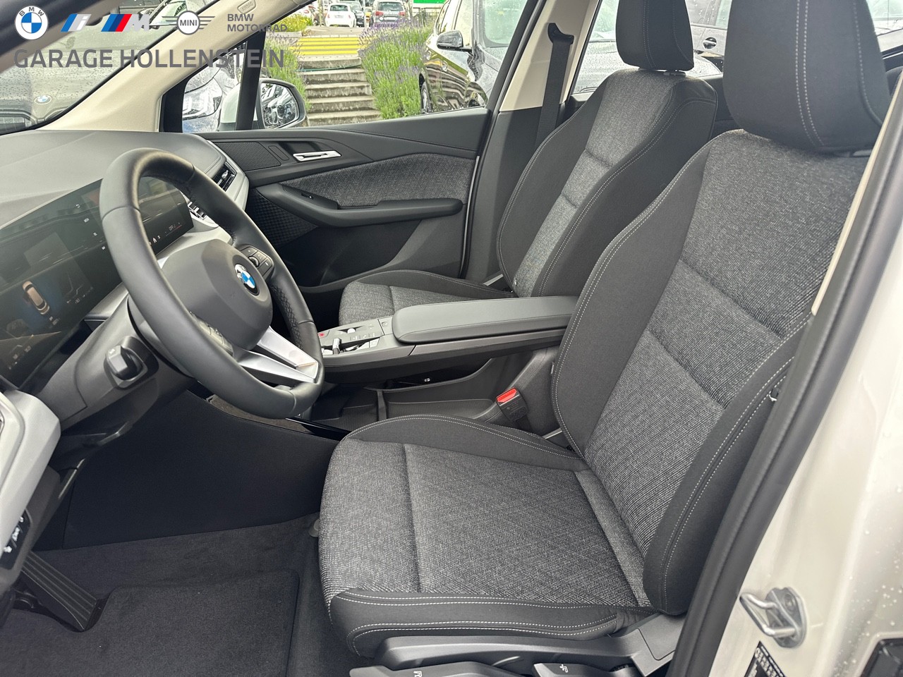 BMW 220i Active Tourer-image-7