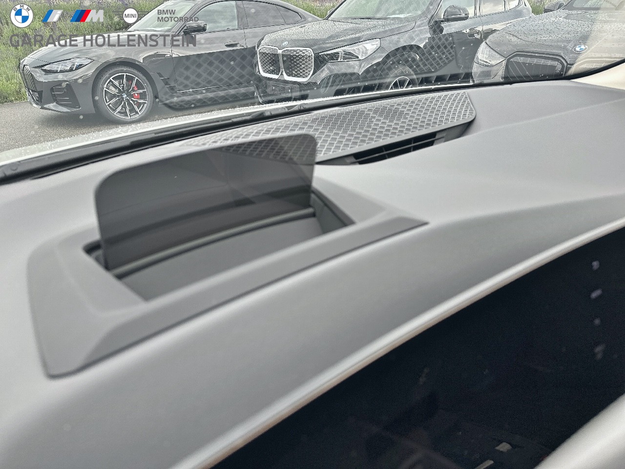 BMW 220i Active Tourer-image-17