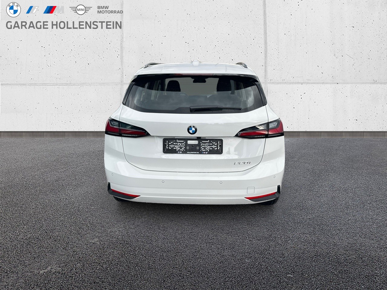 BMW 220i Active Tourer-image-4