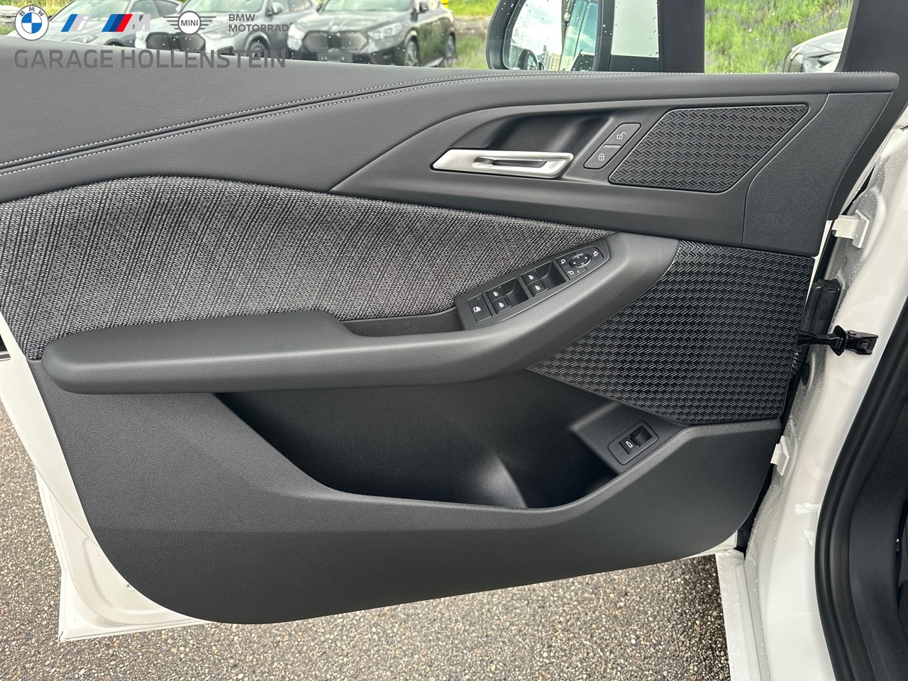 BMW 220i Active Tourer-image-6