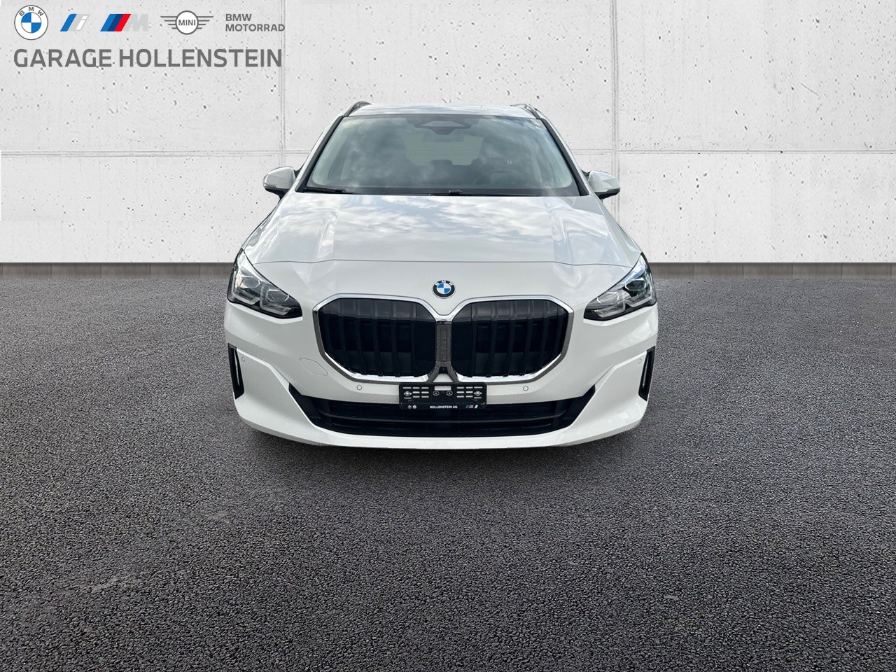 BMW 220i Active Tourer-showroom-element-3
