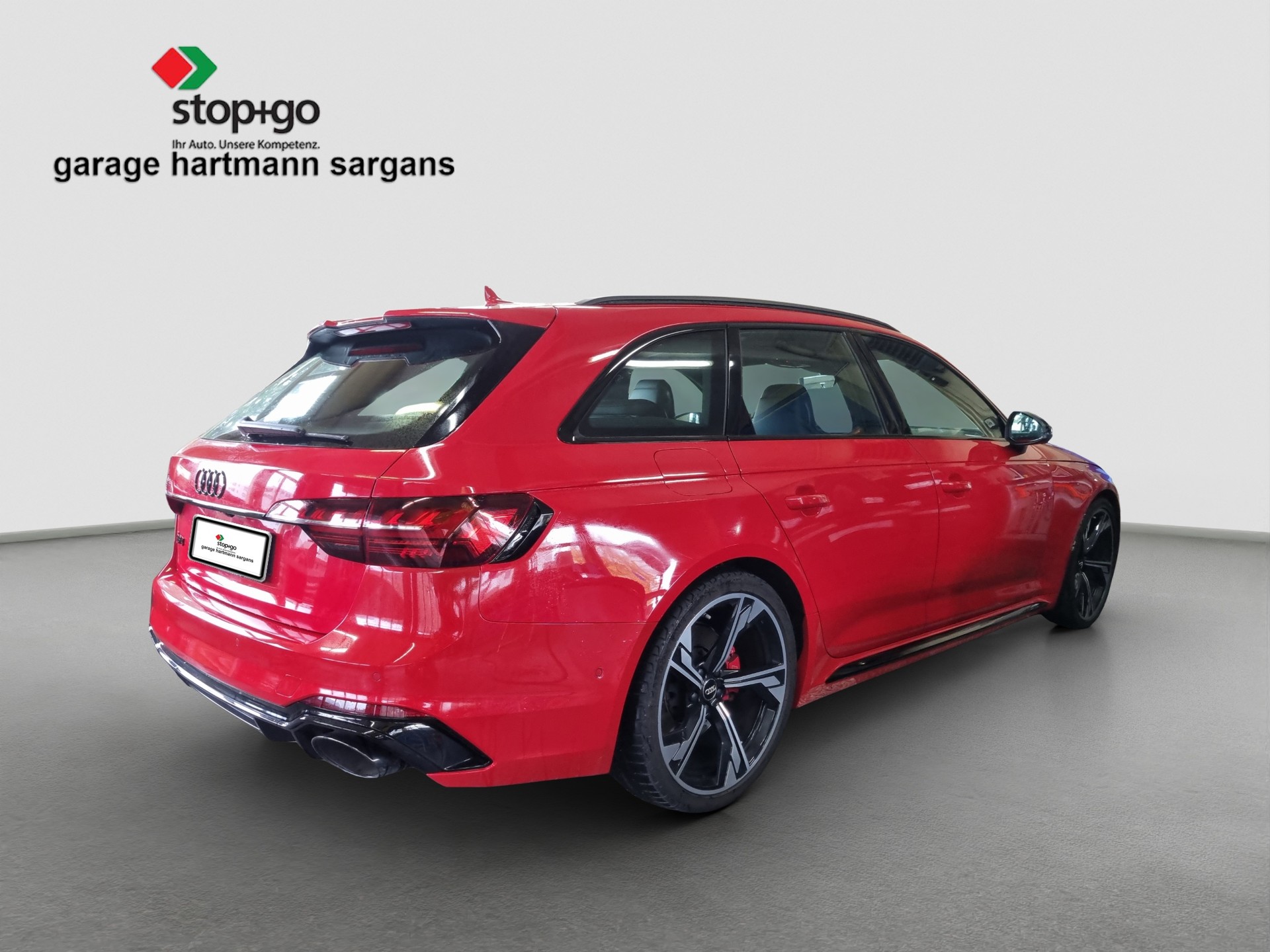 AUDI RS4 Avant quattro tiptronic-image-3