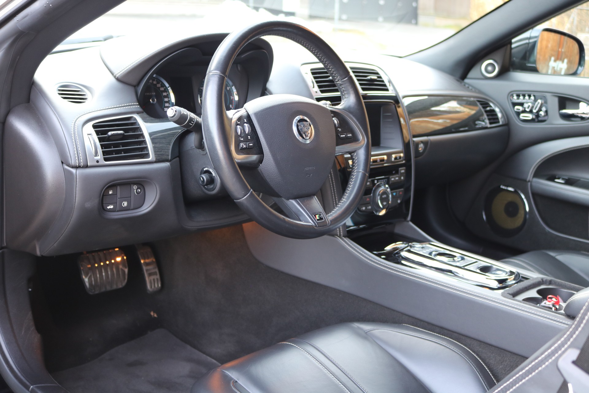 JAGUAR XKR 5.0 V8 SC Special Edition Automatic-showroom-element-3