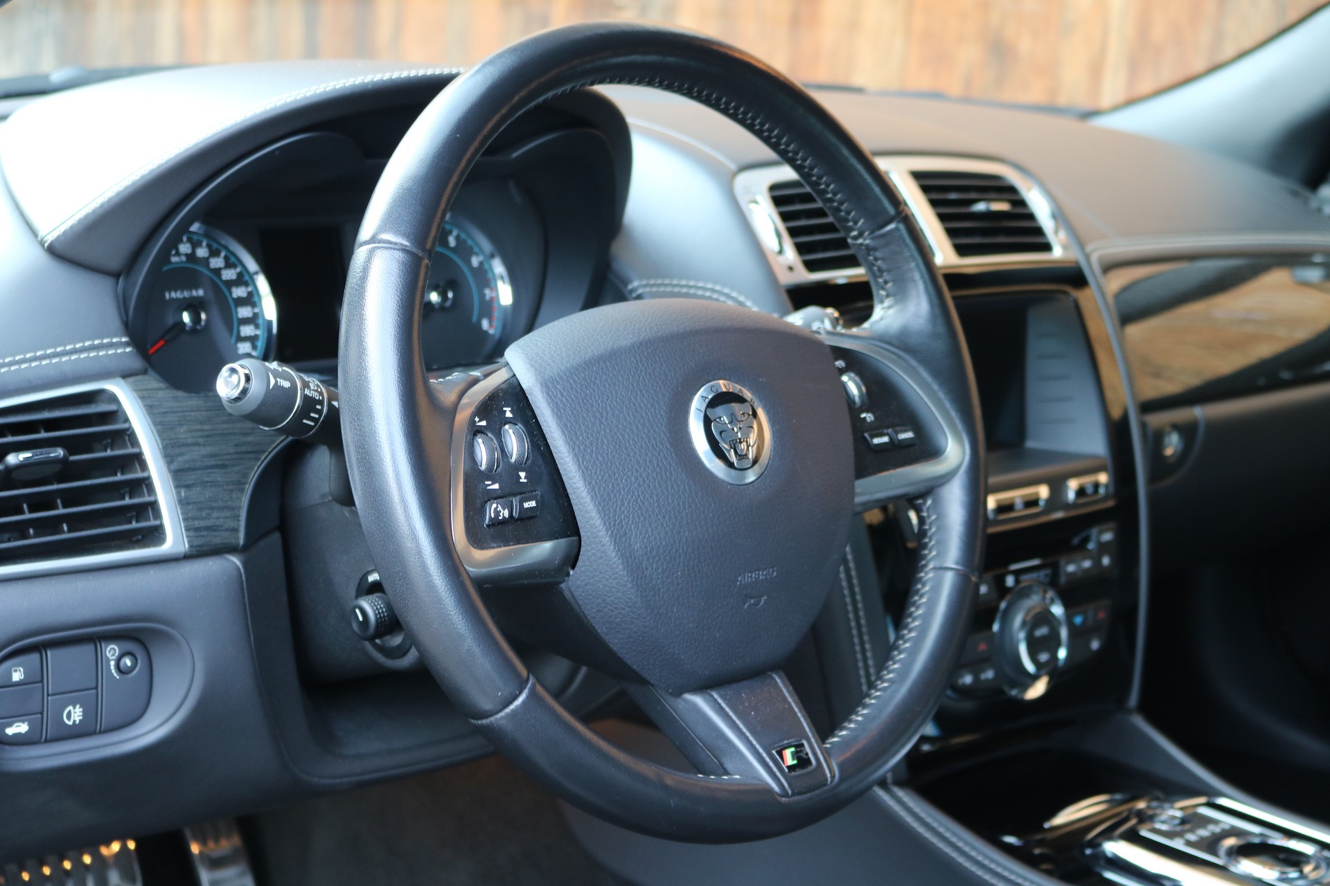 JAGUAR XKR 5.0 V8 SC Special Edition Automatic-image-4