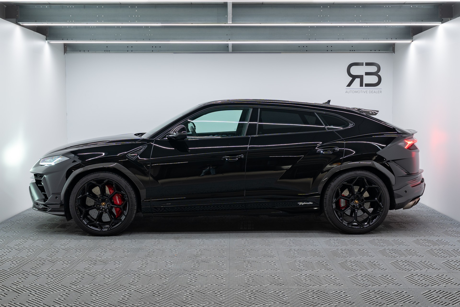 LAMBORGHINI Urus Performante "60 anniversario"-image-2