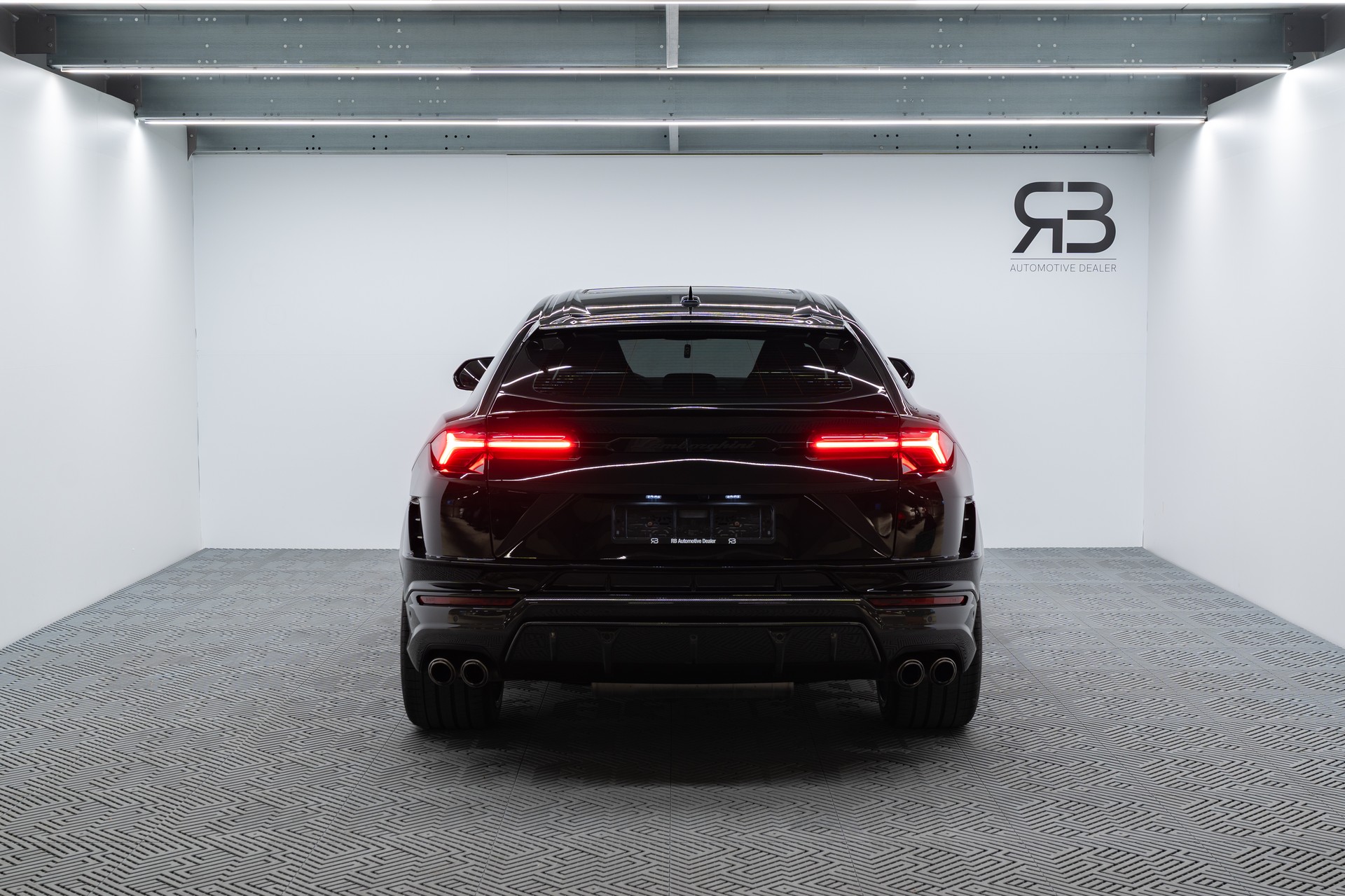 LAMBORGHINI Urus Performante "60 anniversario"-image-4