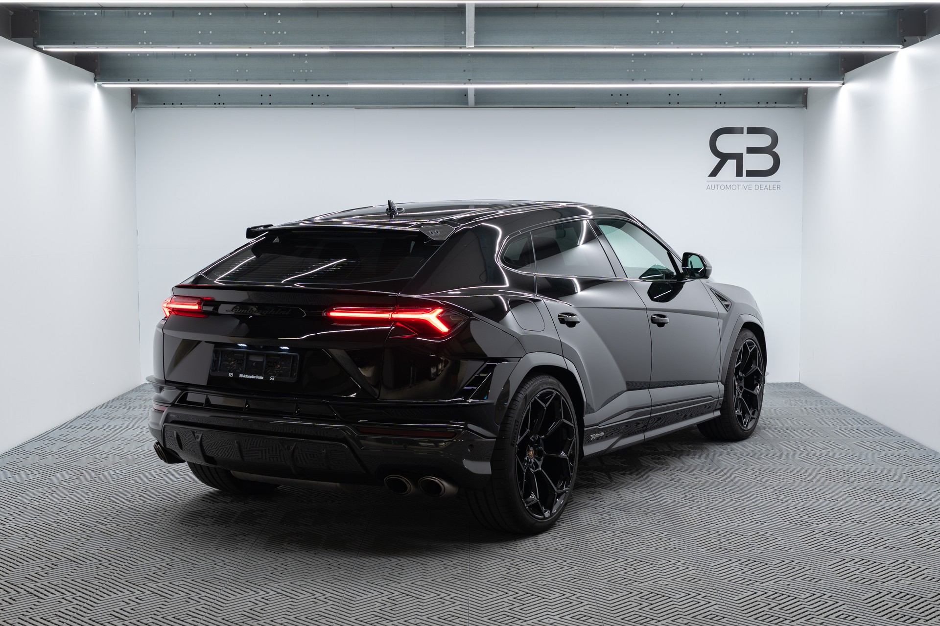LAMBORGHINI Urus Performante "60 anniversario"-image-3