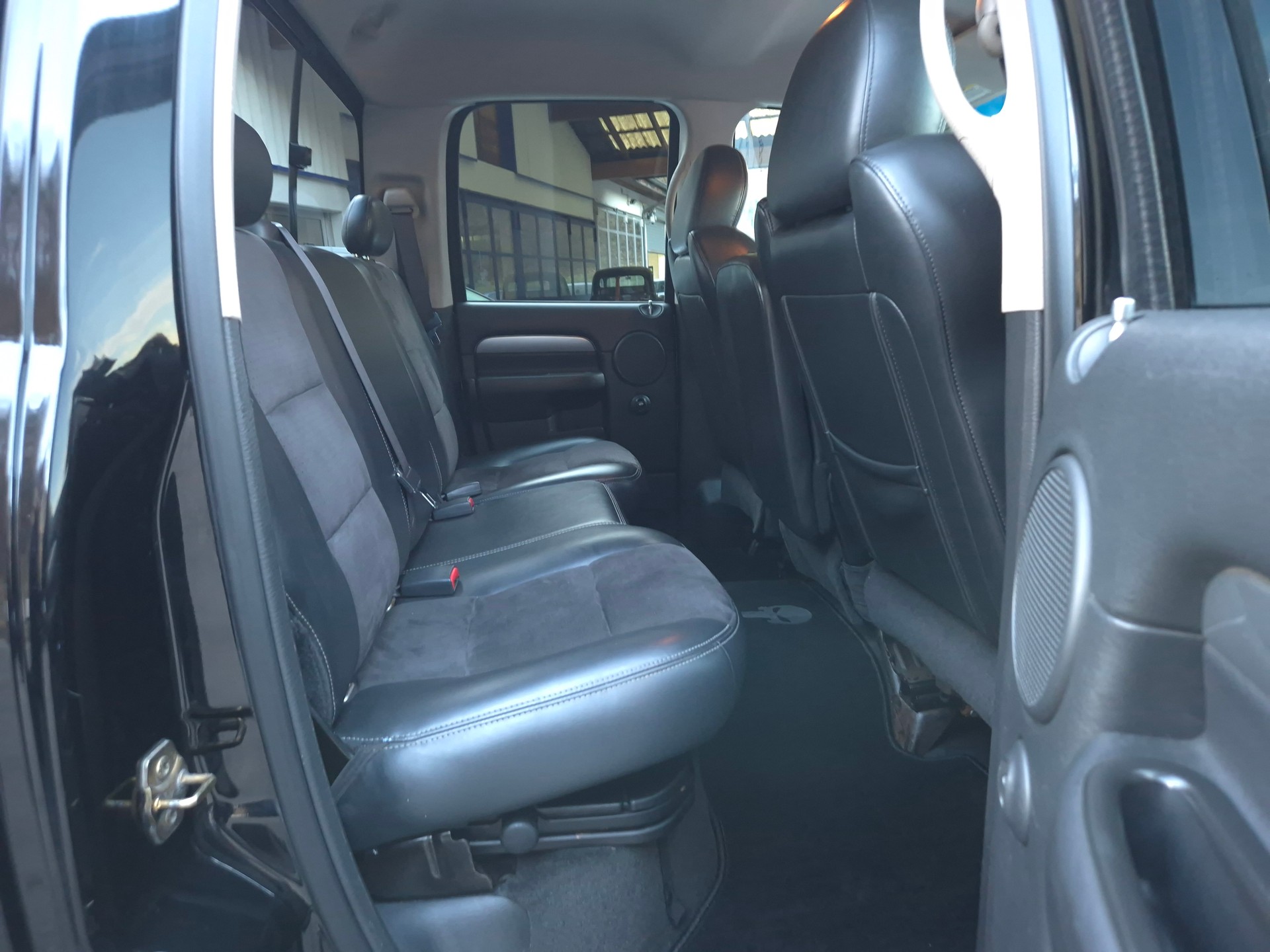 DODGE Ram 1500 SRT-10-image-22
