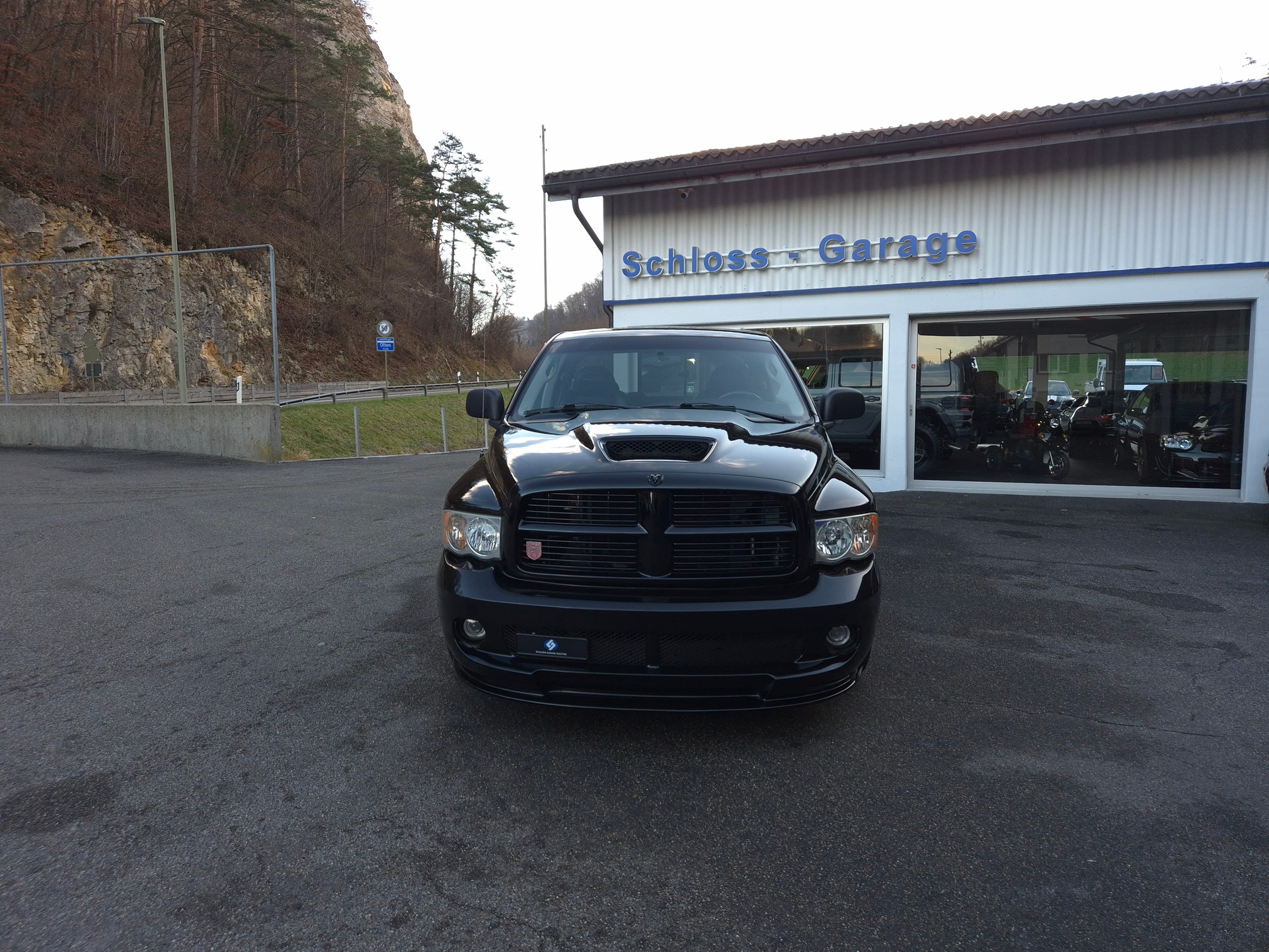 DODGE Ram 1500 SRT-10-showroom-element-3