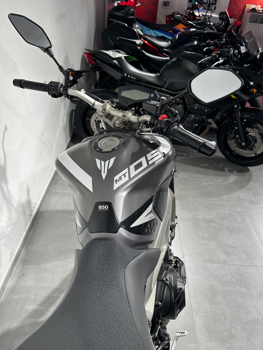 YAMAHA MT-09 ABS-image-4