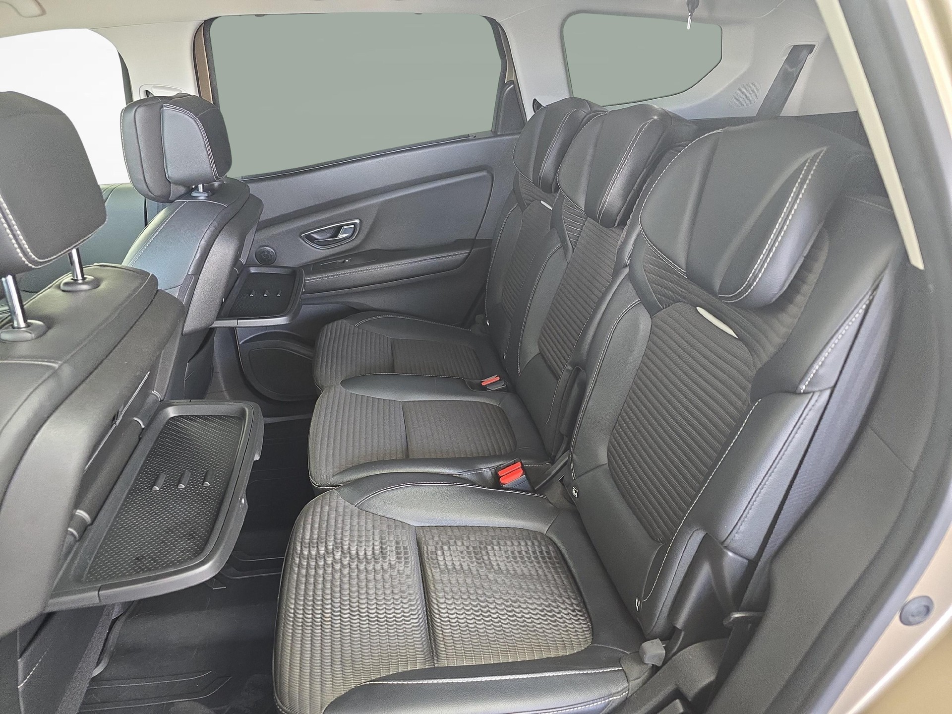 RENAULT Grand Scénic 1.6 dCi 160 Bose EDC / Jetzt mit attraktivem 1.99% Leasing-image-10