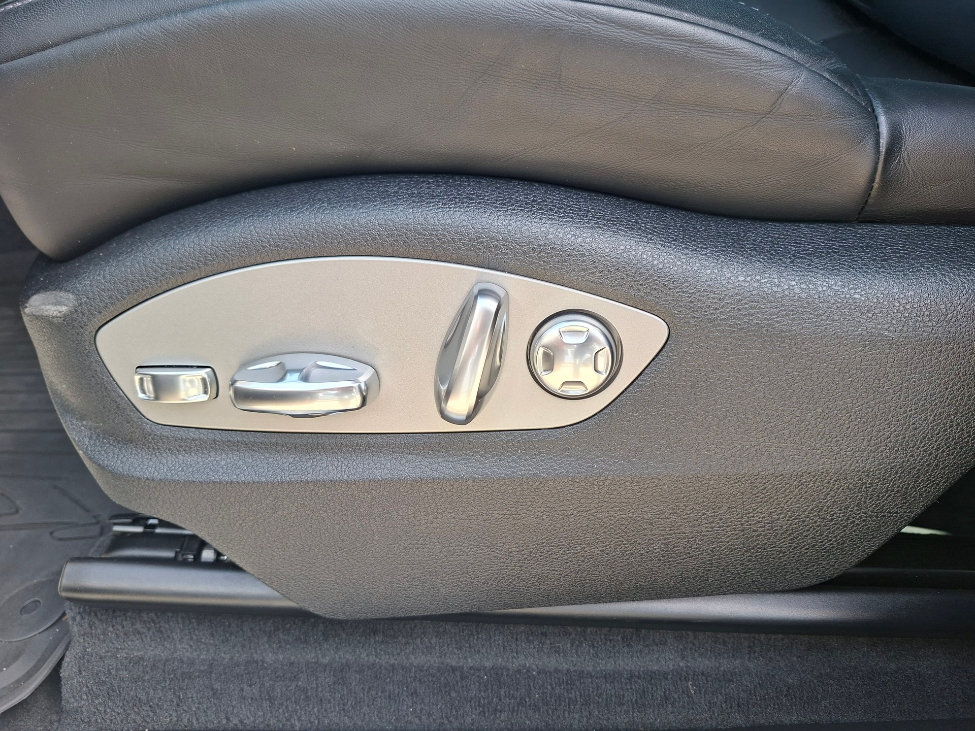 PORSCHE Macan S PDK-image-10