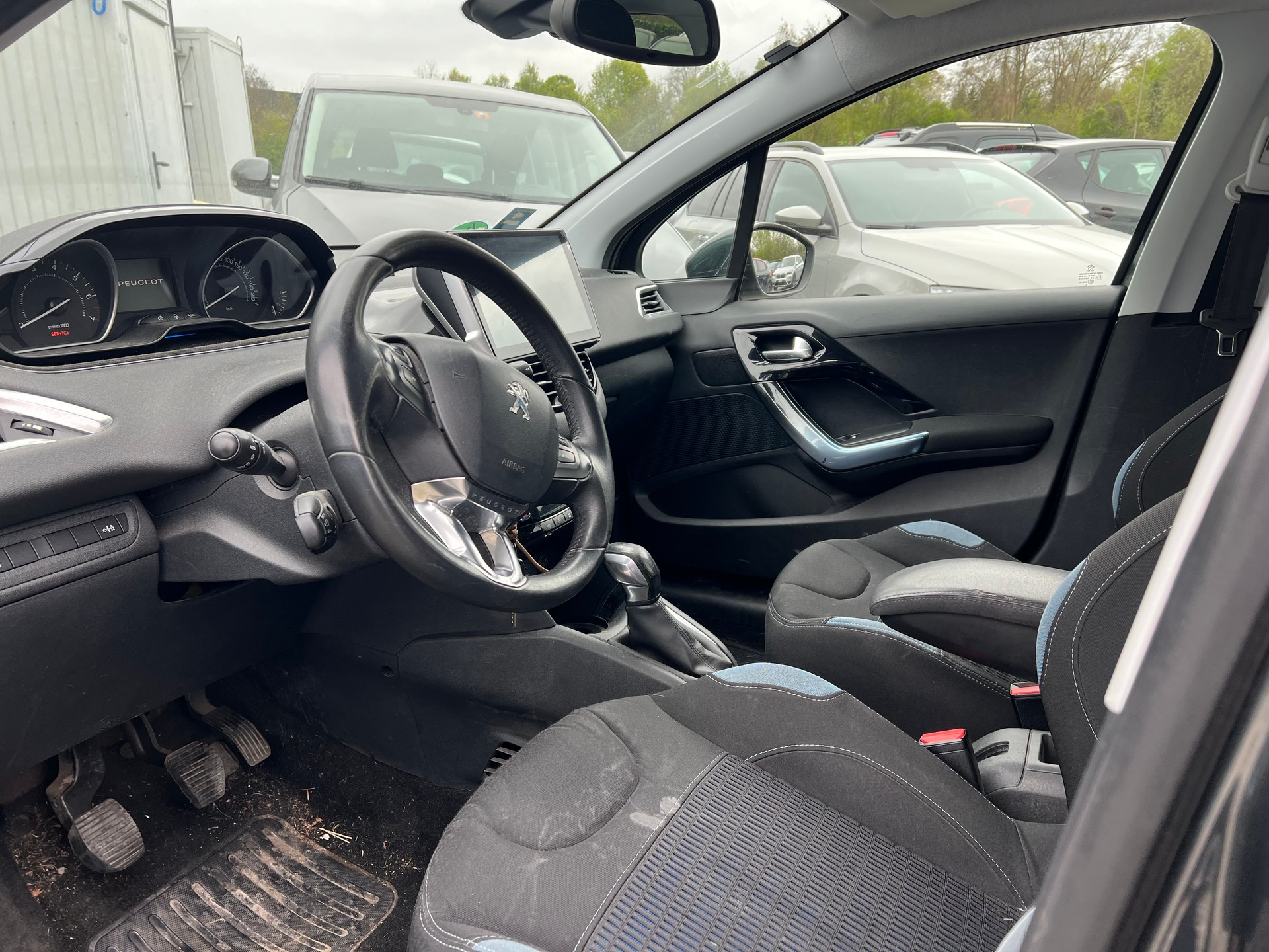 PEUGEOT 208 1.6 VTI Intuitive-image-6