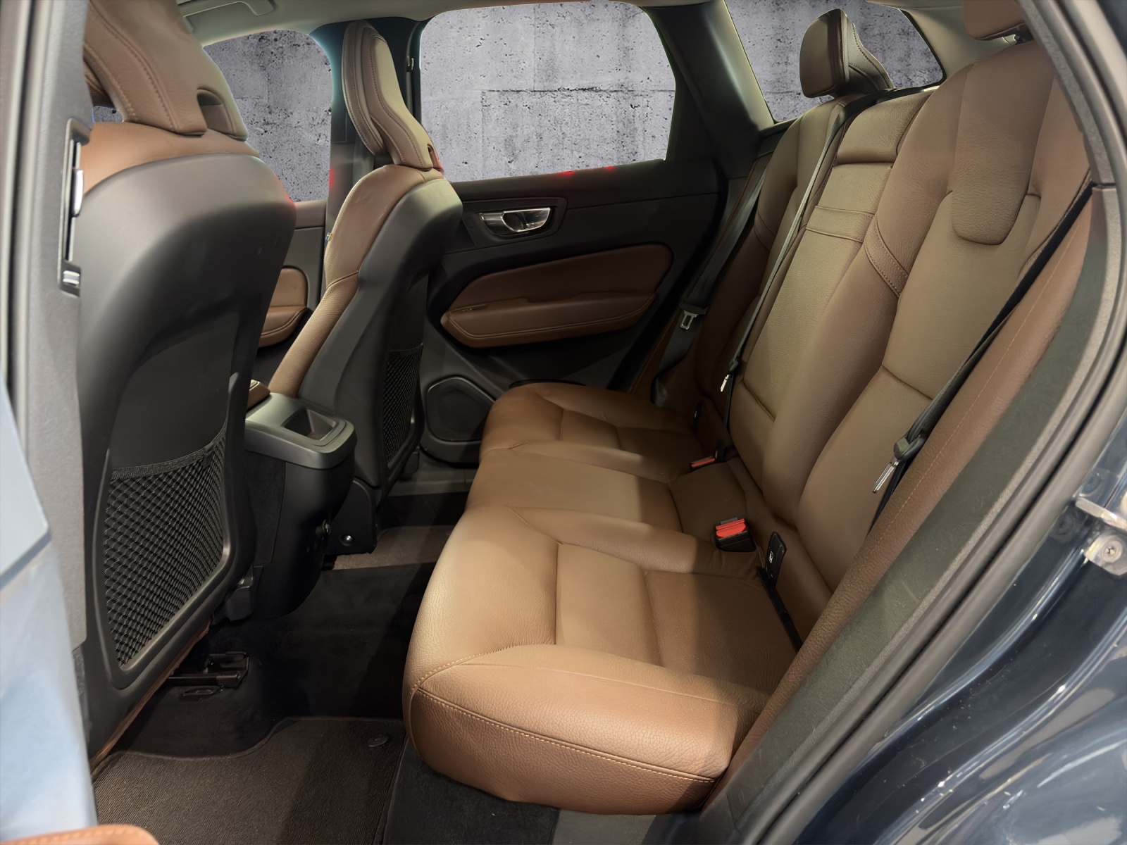 VOLVO XC60 B4 Diesel Mild Hybrid AWD Inscription Geartronic-image-13