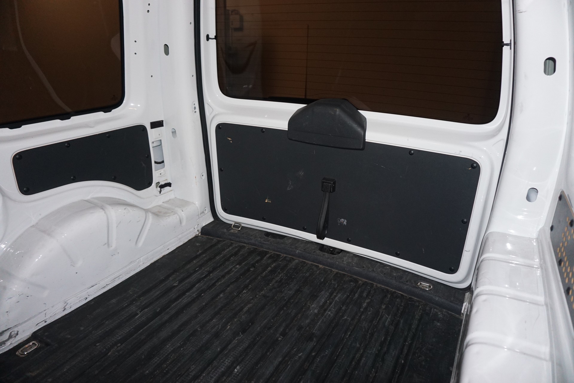 VW Caddy 1.2 TSI Entry BlueMotion Technology-image-7