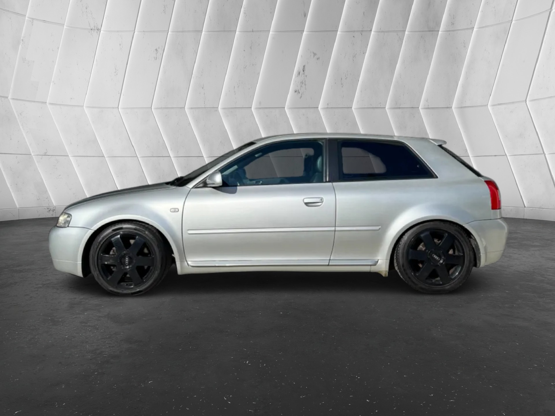 AUDI S3 quattro-image-6