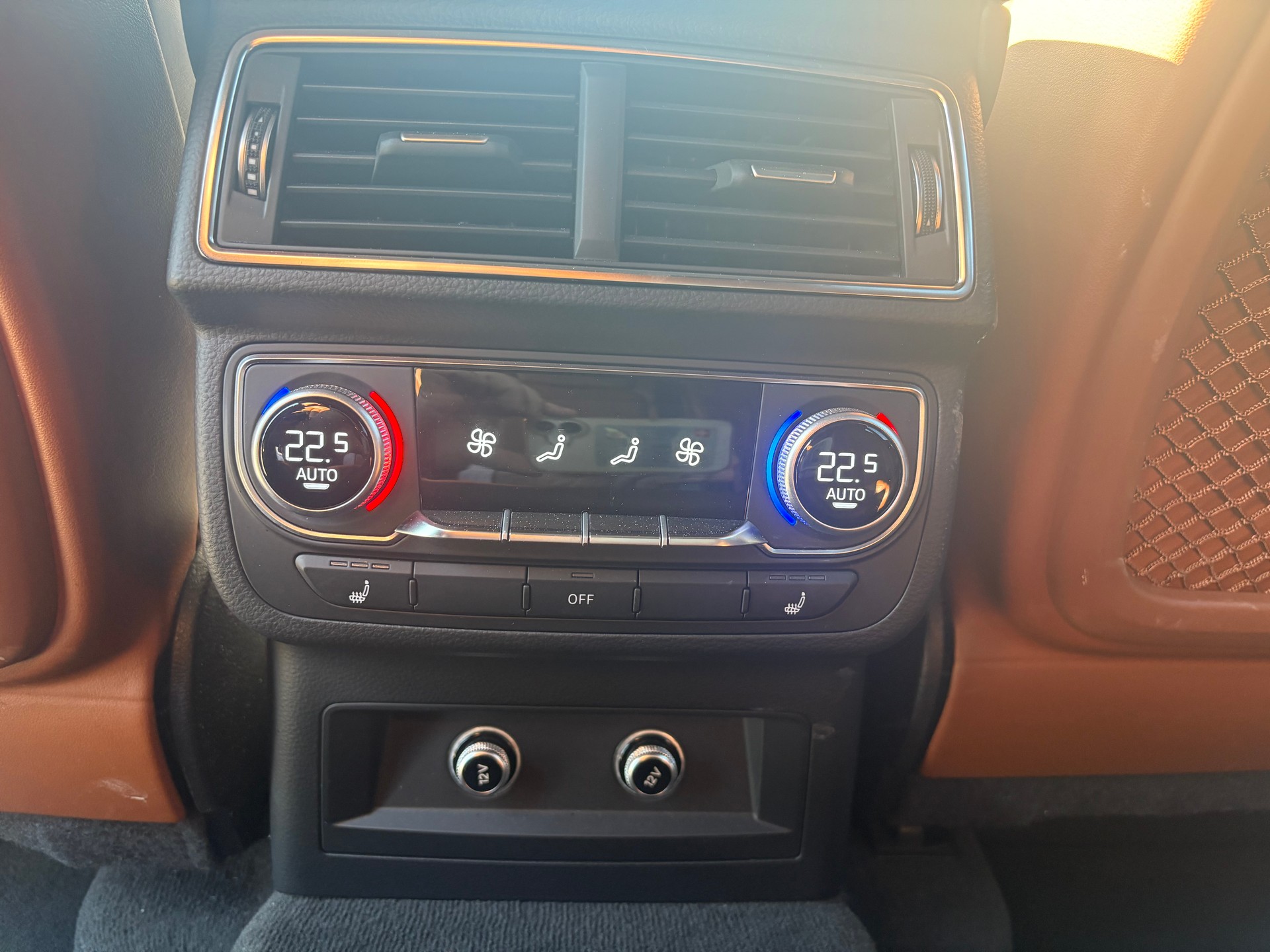AUDI SQ7 4.0 TDI quattro tiptronic-image-18
