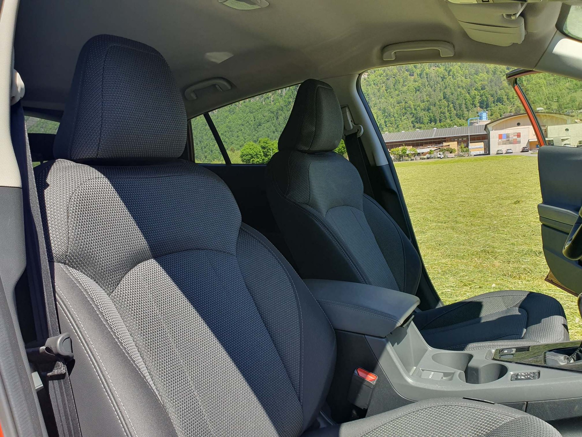 SUBARU Crosstrek 2.0i e-Boxer Swiss + 4x4-image-11