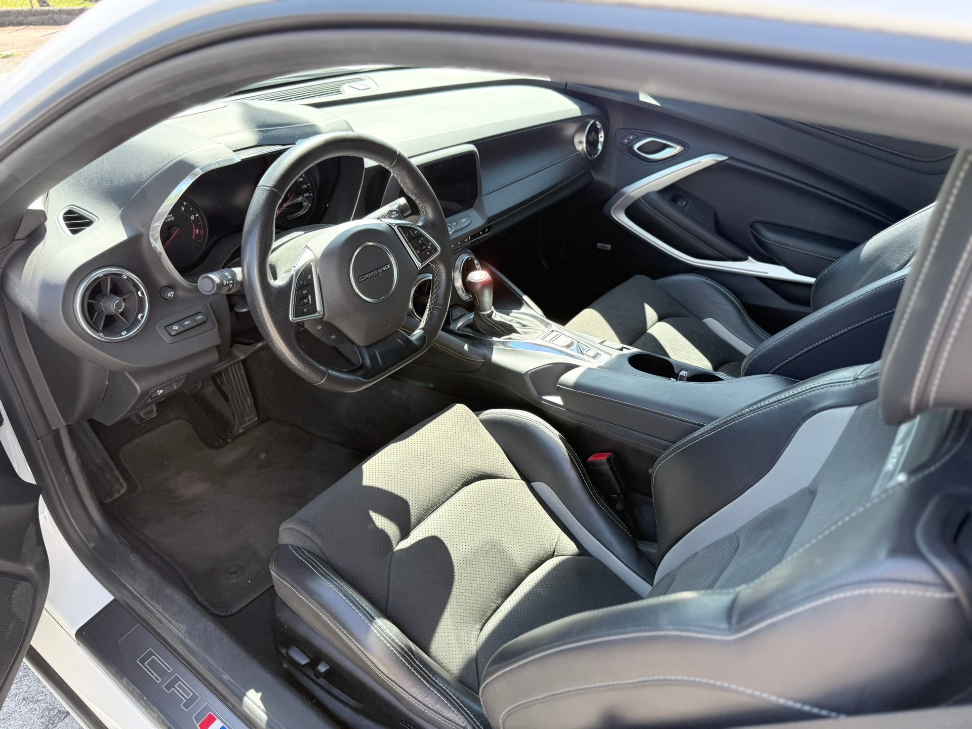 CHEVROLET CAMARO 6.2 V8 Manuell-image-8