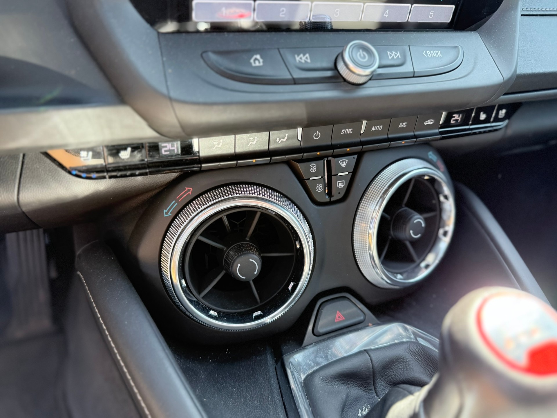 CHEVROLET CAMARO 6.2 V8 Manuell-image-12