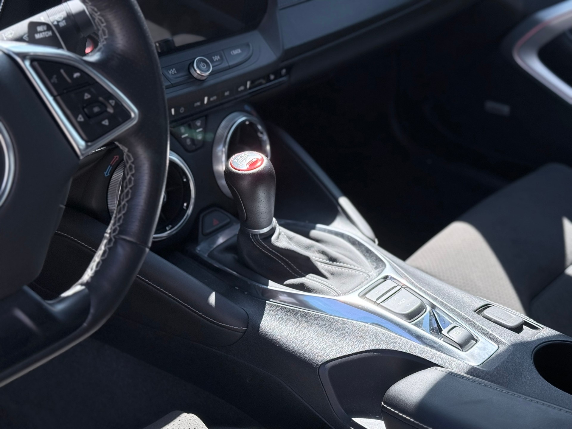 CHEVROLET CAMARO 6.2 V8 Manuell-image-13