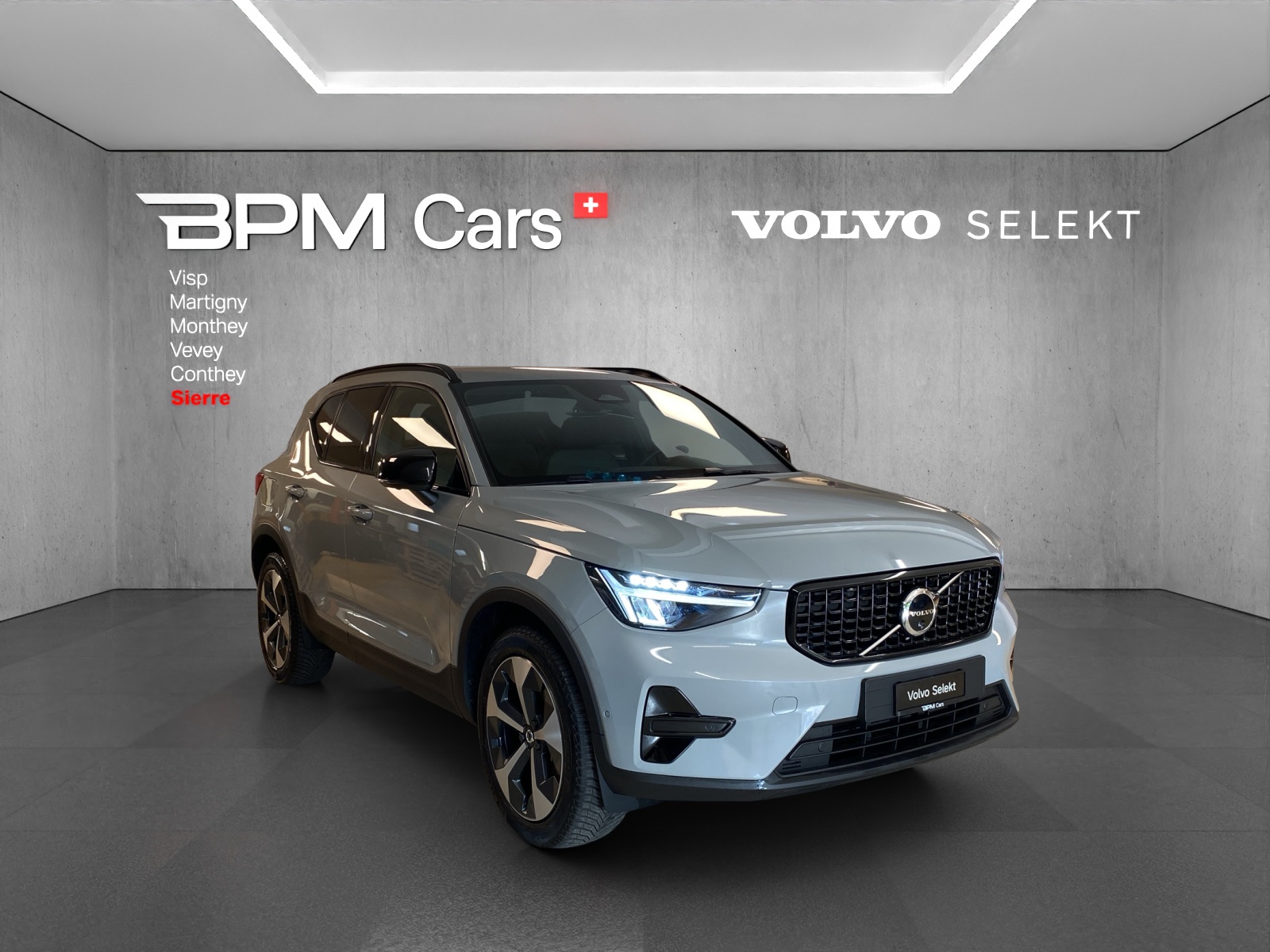 VOLVO XC40 B4 Benzin Mild Hybrid Plus Dark DCT-image-4