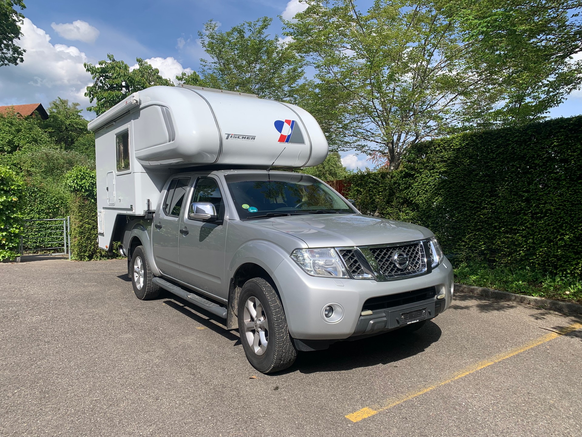 NISSAN Navara 2.5 DC 4WD/ Tischer Trail 220