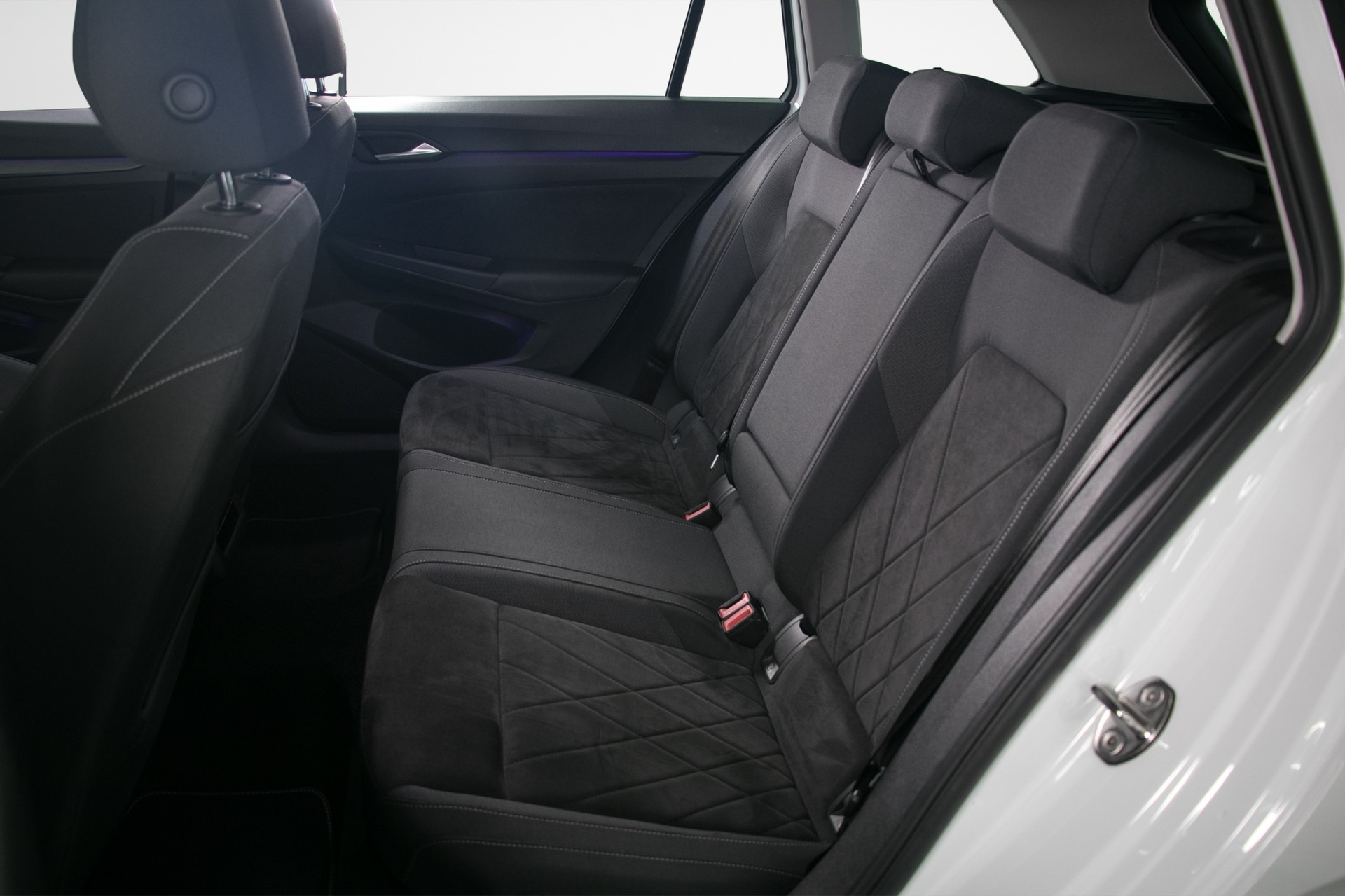 VW Golf Variant 2.0 TSI Style DSG 4Motion-image-12
