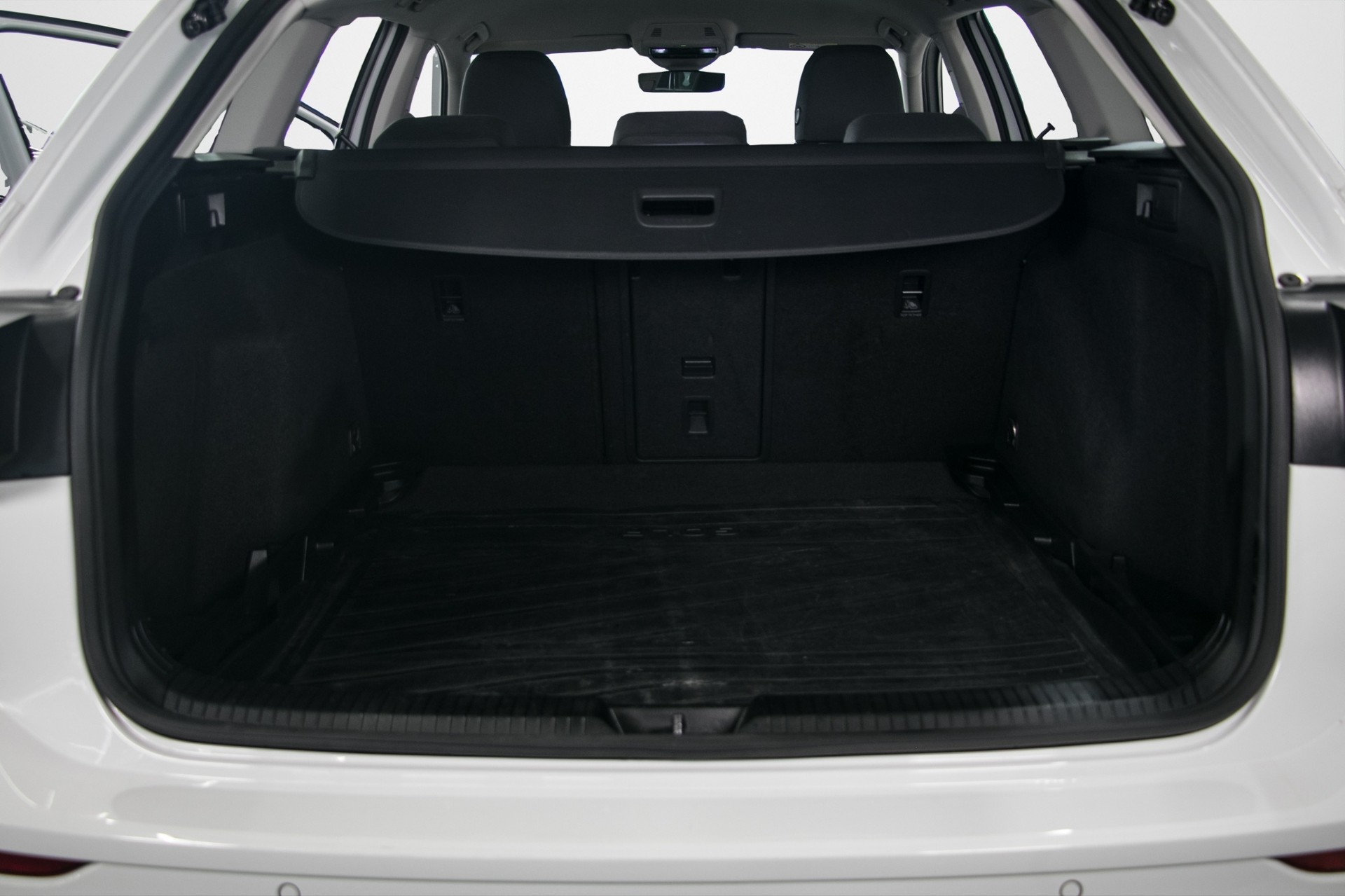 VW Golf Variant 2.0 TSI Style DSG 4Motion-image-13
