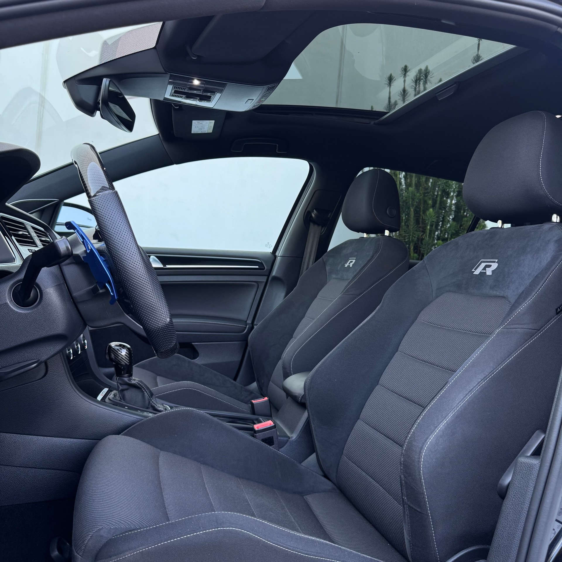 VW Golf 2.0 TSI R 4Motion DSG-image-6