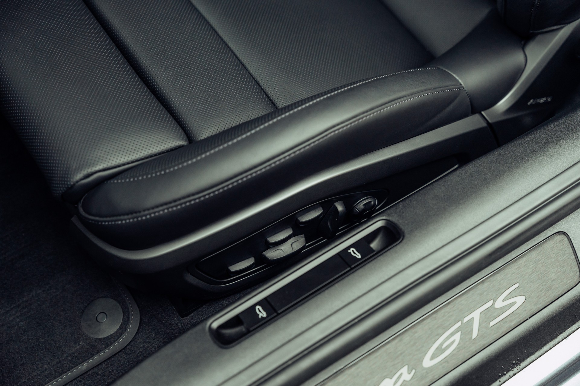 PORSCHE 911 Carrera GTS PDK-image-10