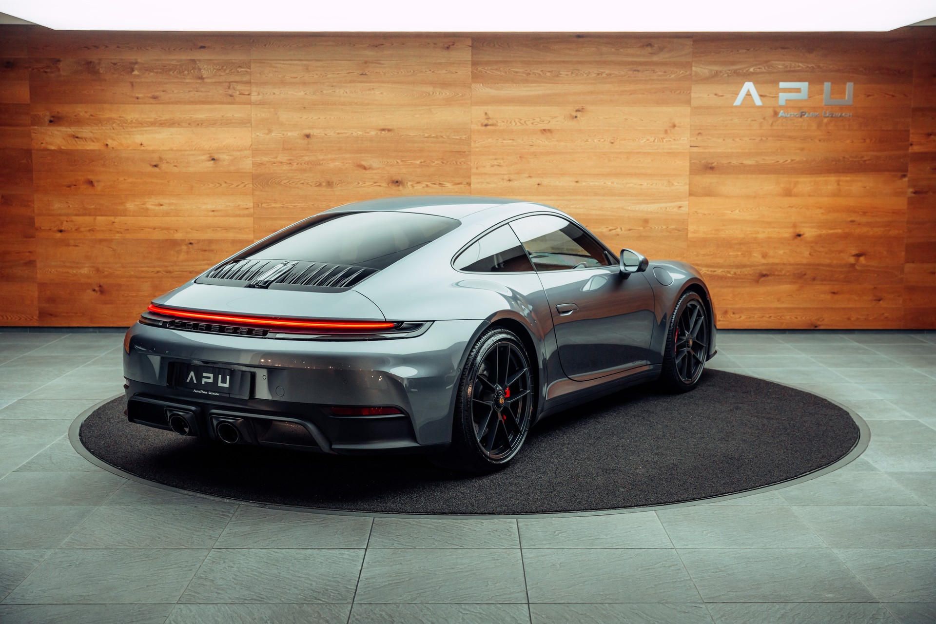 PORSCHE 911 Carrera GTS PDK-showroom-element-1