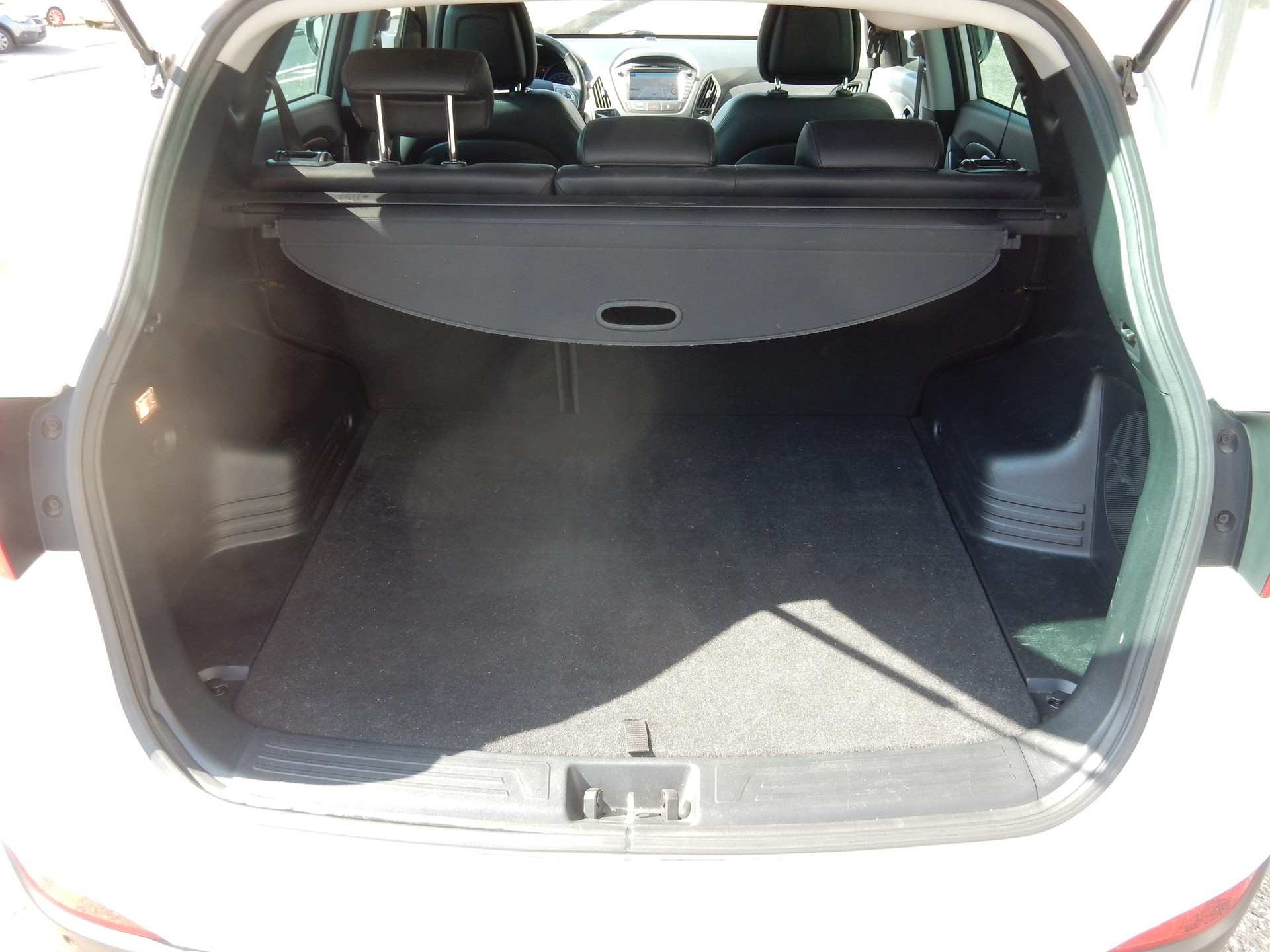 HYUNDAI iX 35 2.0 CRDi Style 4WD Automatic-image-17