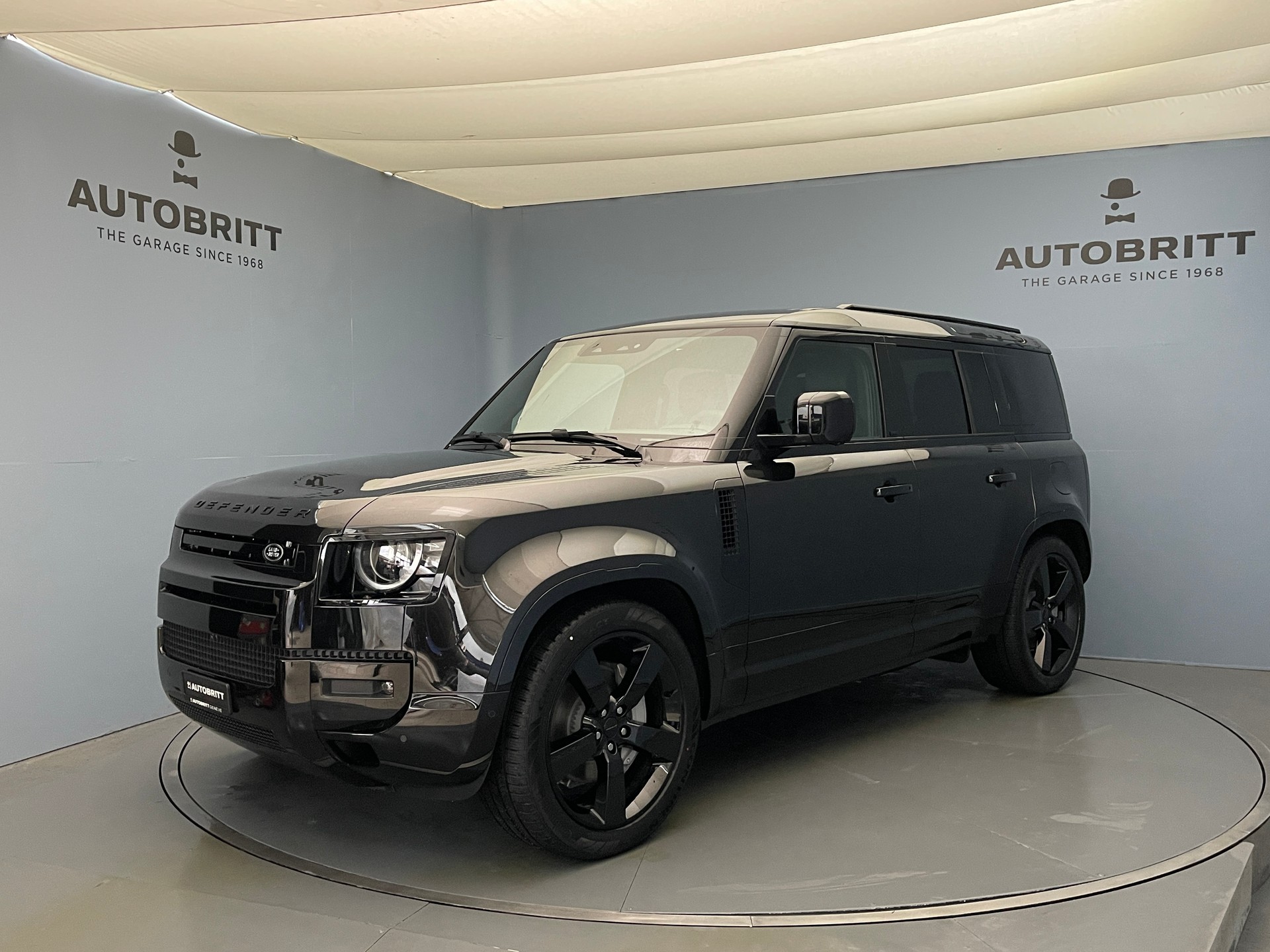 LAND ROVER Defender 110 2.0 P300e X-Dynamic HSE