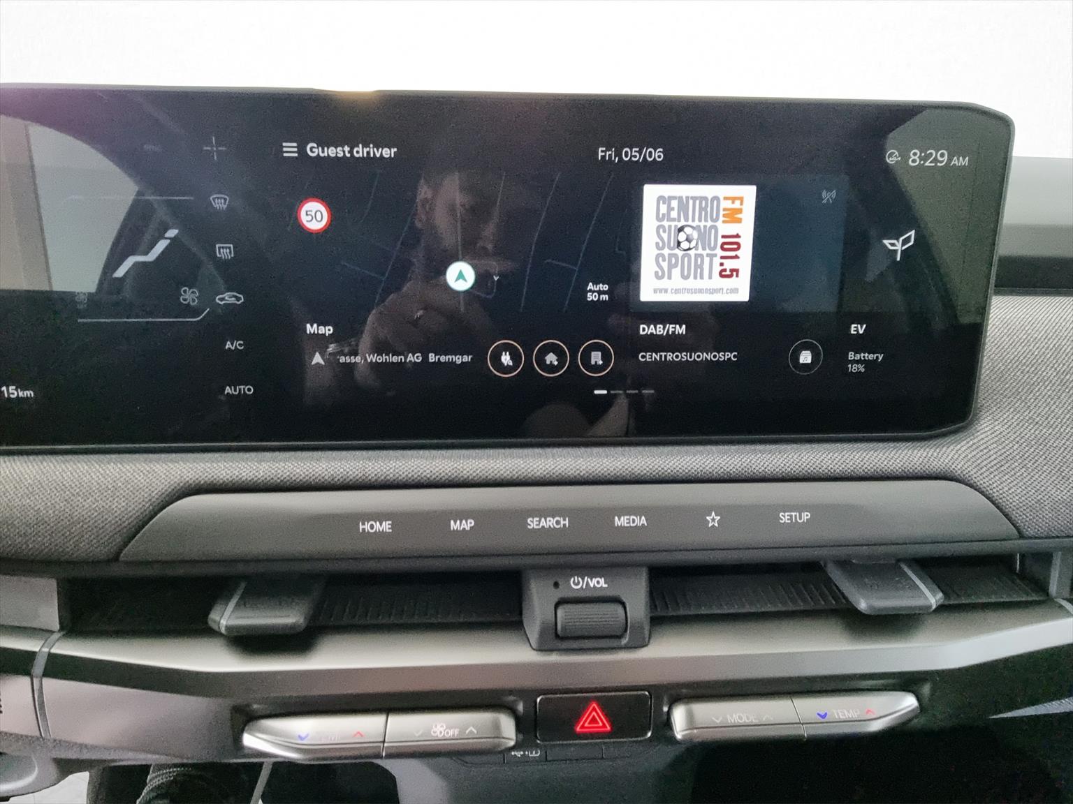 KIA EV3 81 kWh Earth-image-12