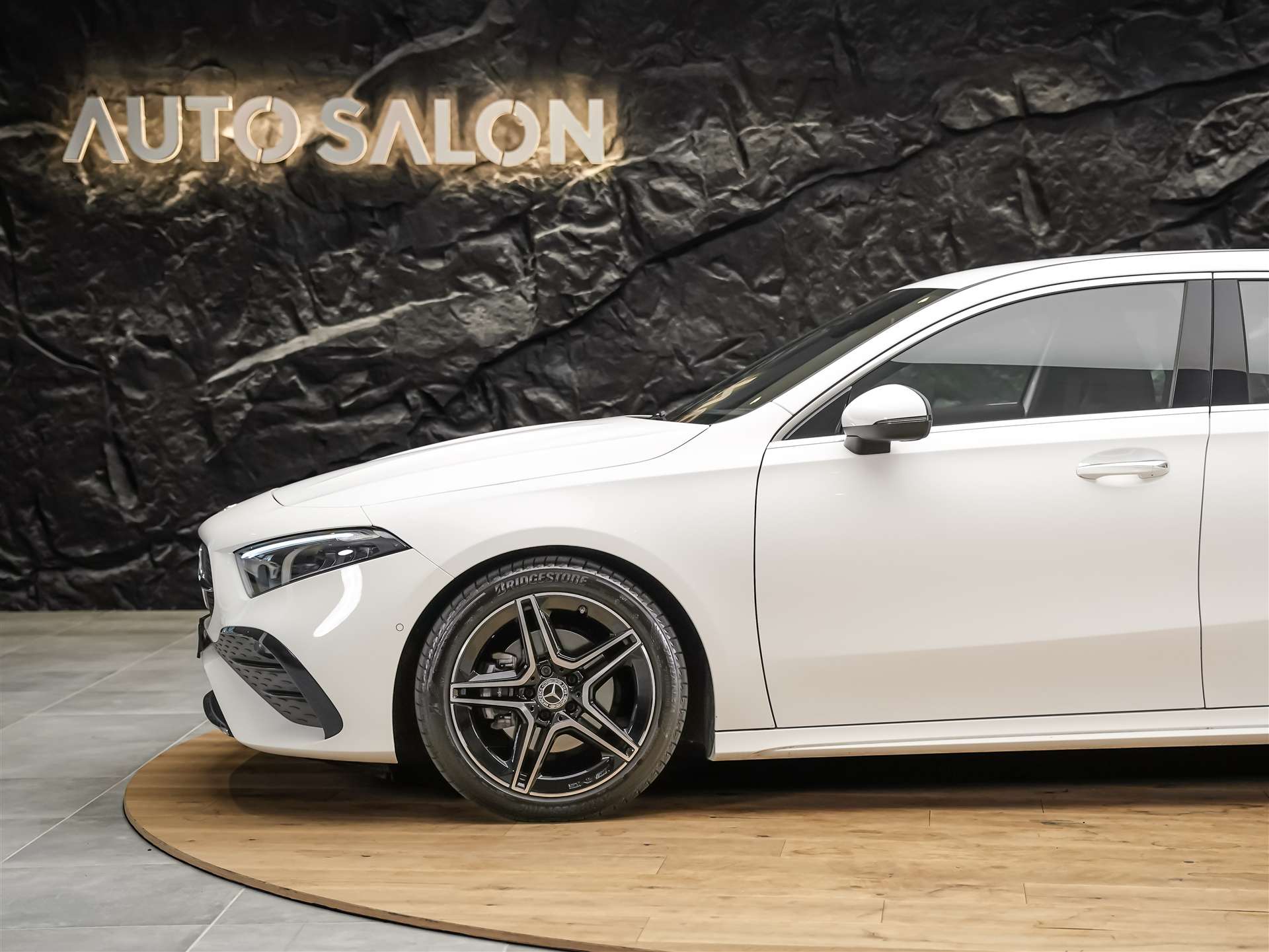 MERCEDES-BENZ A 200 d AMG Line 8G-DCT *Facelift*Lenkradheizung*Kamera*-image-14