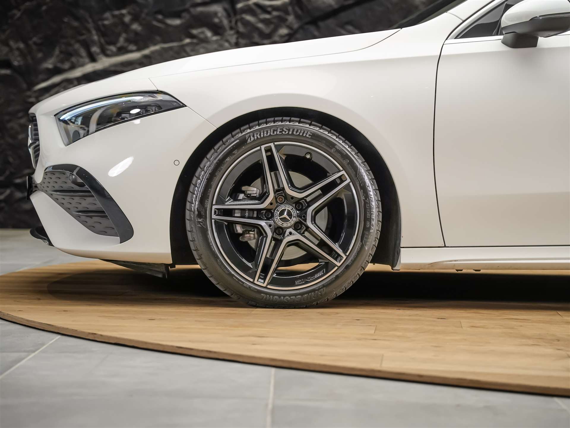 MERCEDES-BENZ A 200 d AMG Line 8G-DCT *Facelift*Lenkradheizung*Kamera*-image-15