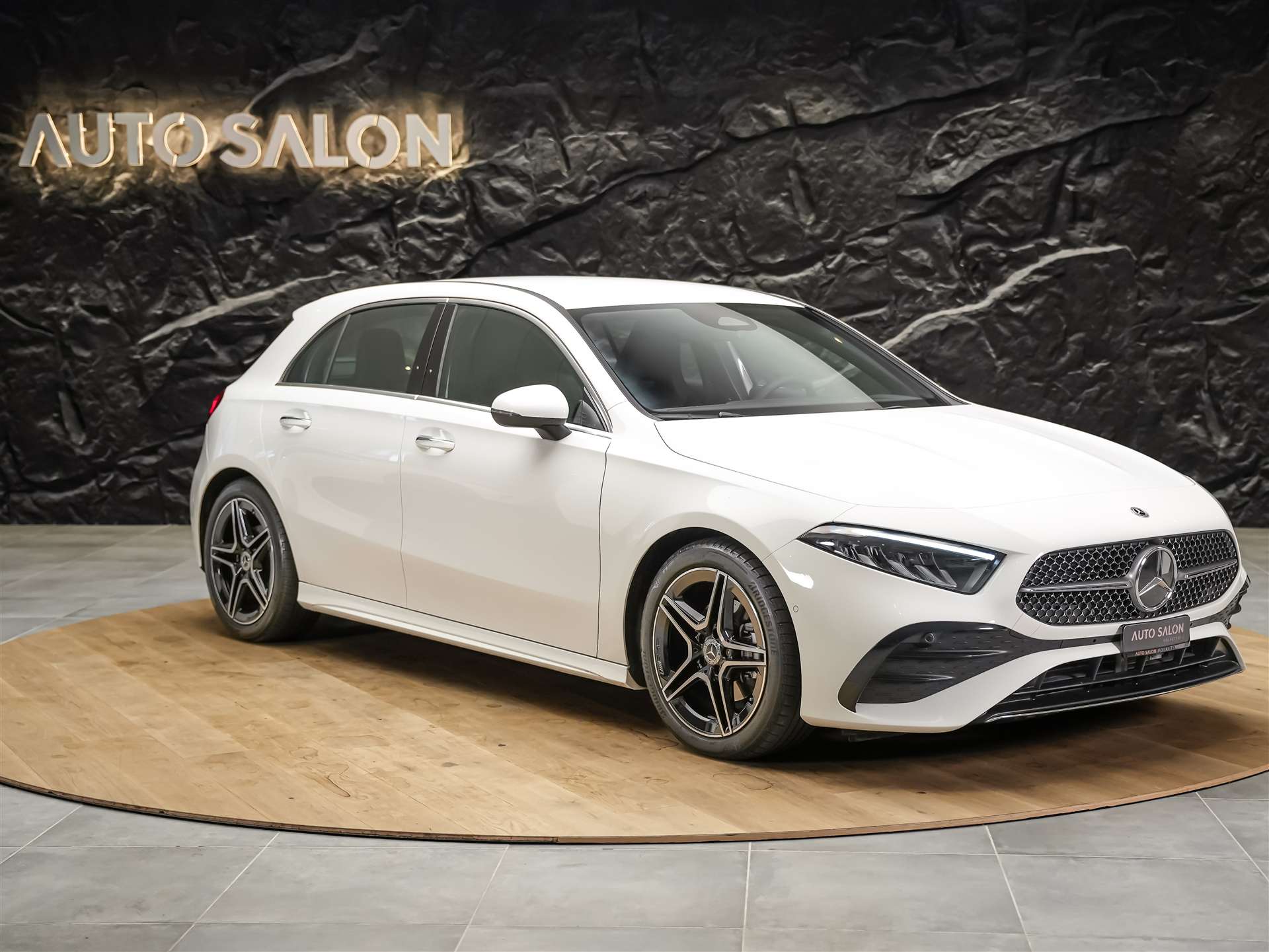 MERCEDES-BENZ A 200 d AMG Line 8G-DCT *Facelift*Lenkradheizung*Kamera*-image-6