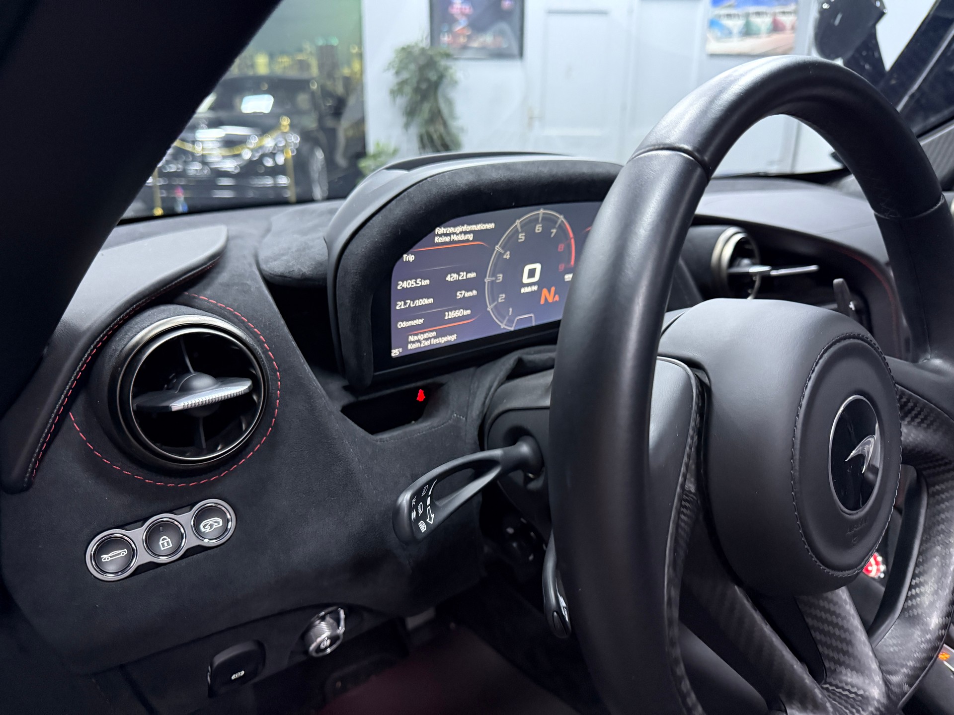 McLAREN 720S Spider Performance 4.0 V8 SSG / CH Fz 1 Hand-image-11