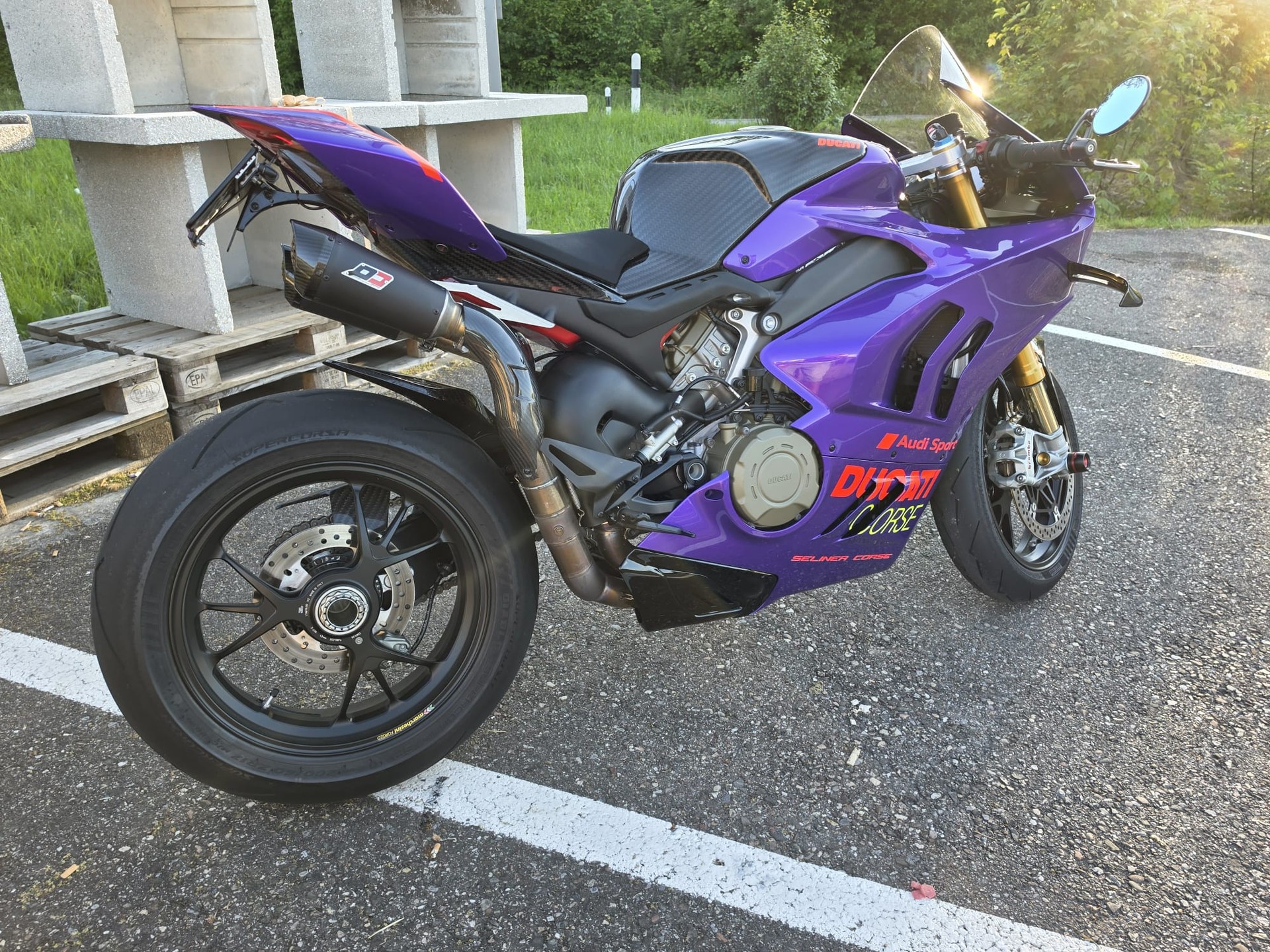DUCATI Panigale V4 S-image-8